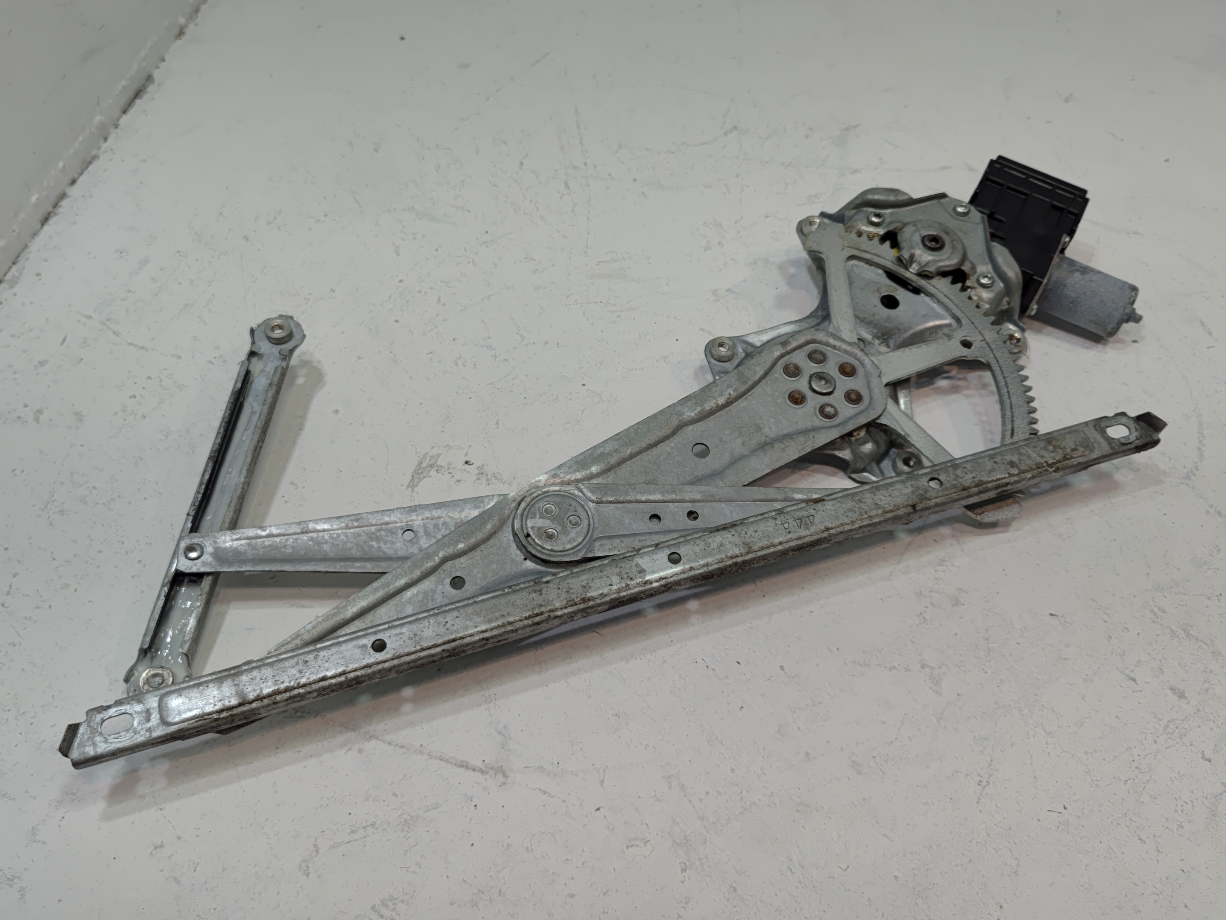 TOYOTA CAMRY FRONT LEFT DRIVER DOOR WINDOW REGULATOR W/ MOTOR 2018-2024 OEM