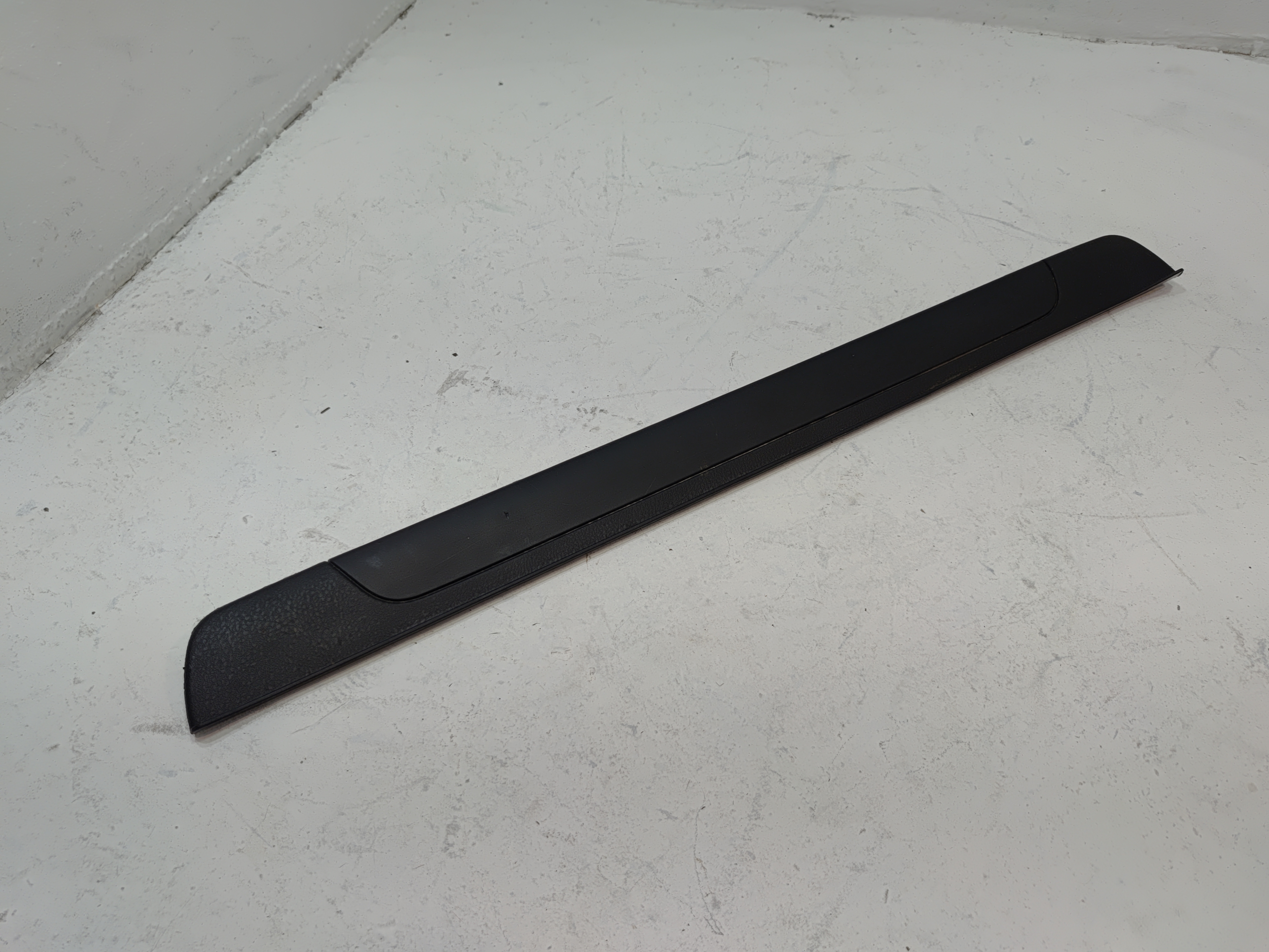 TOYOTA CAMRY FRONT DRIVER SIDE DOOR SILL SCUFF PLATE TRIM COVER 2018 - 2024 OEM