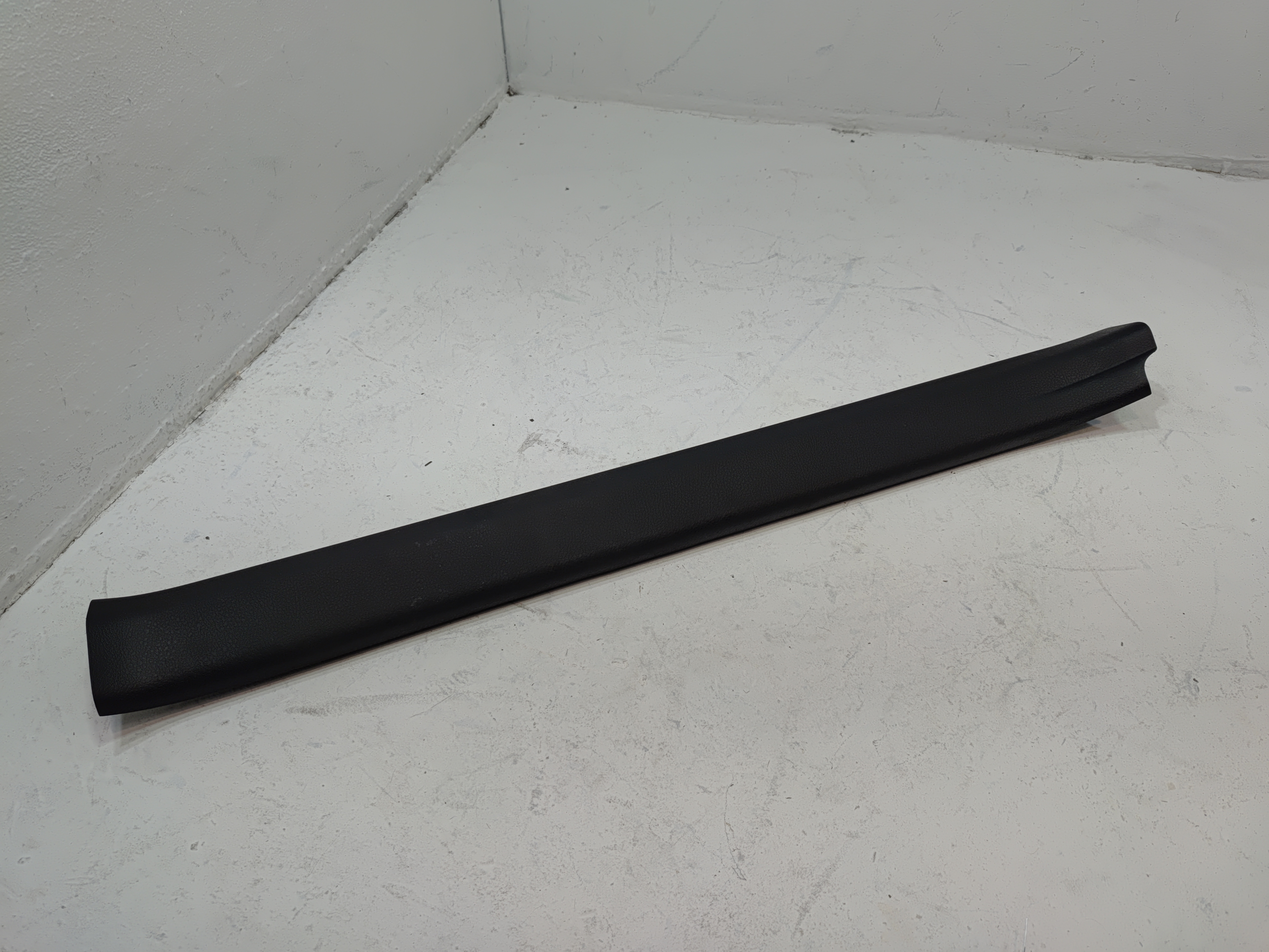 2018-2025 TOYOTA CAMRY FRONT DRIVER SIDE DOOR SILL PLATE COVER OEM