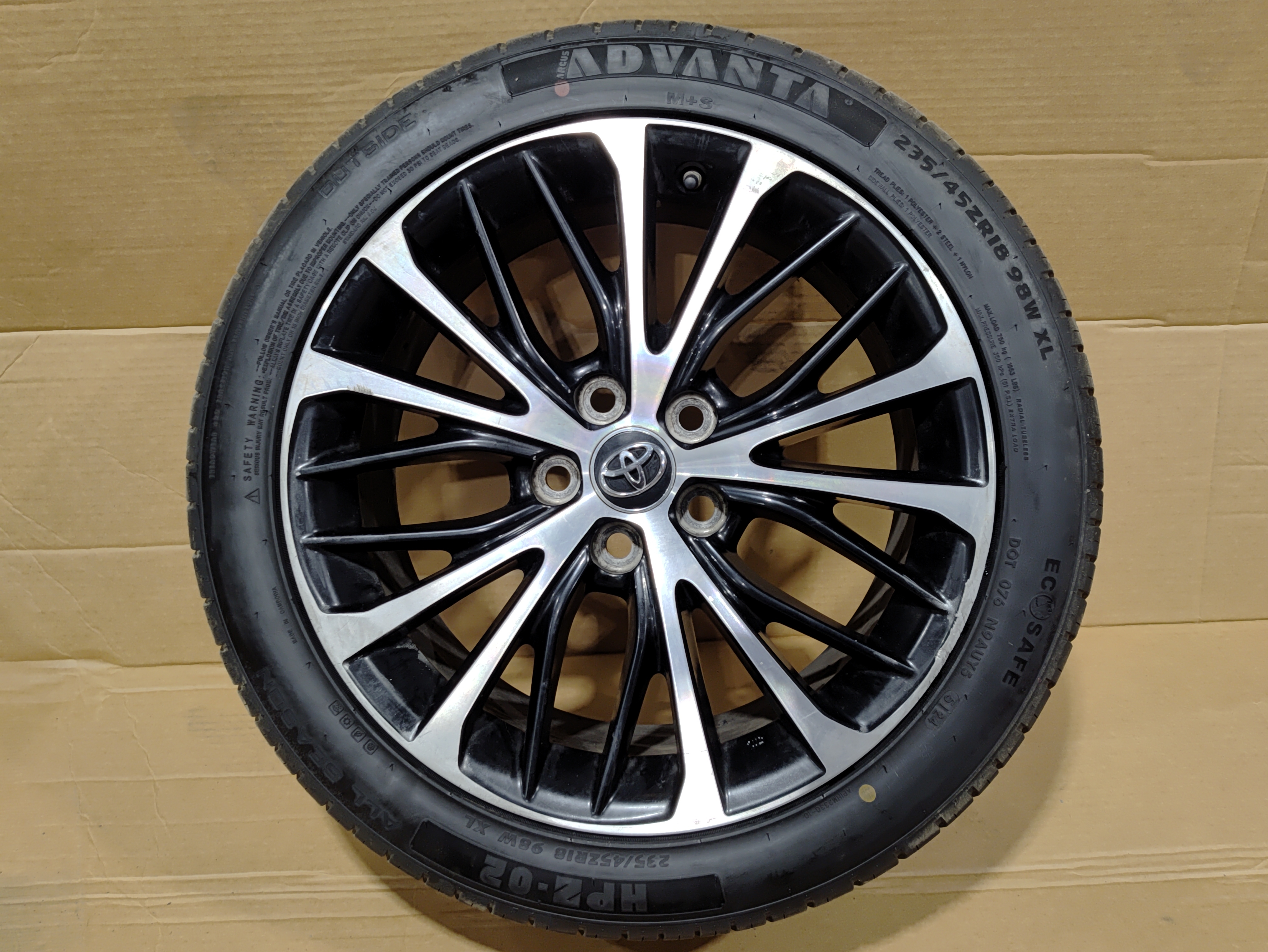 2018 Toyota Camry SE Wheel Alloy Rim R18 8J 235/45 OEM