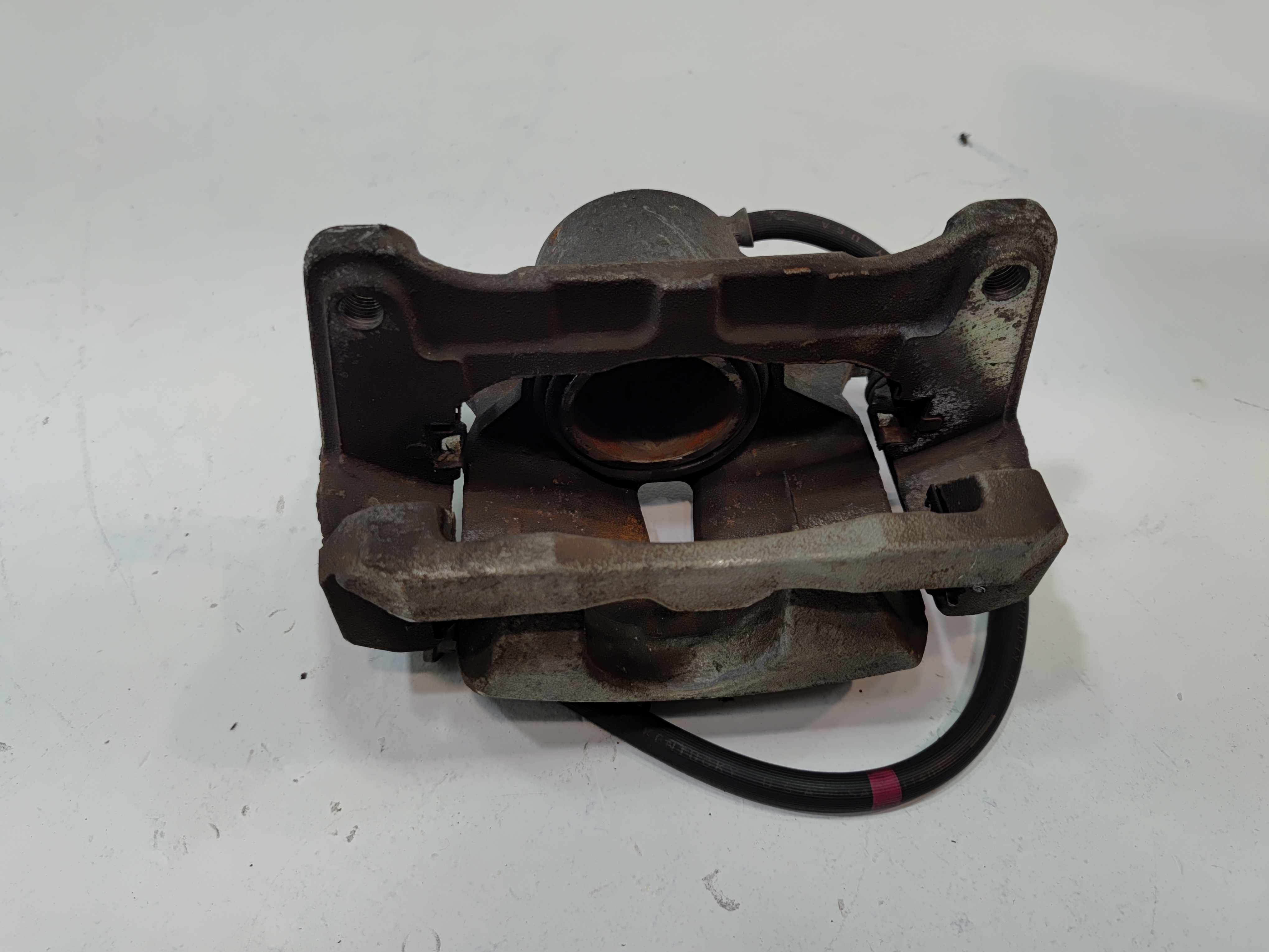 2018-2019 Toyota Camry Front Passenger Side Disc Brake Caliper Assembly OEM