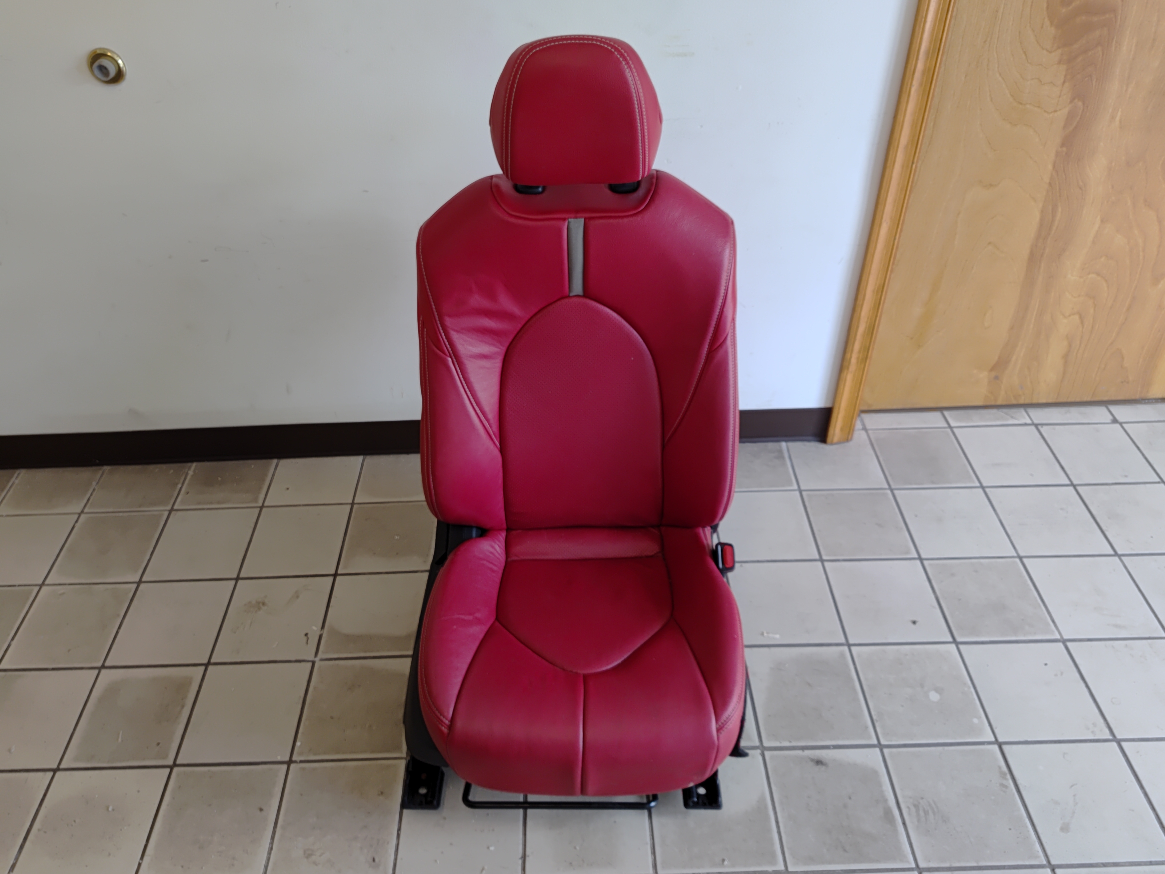 2018 Toyota Camry SE Front Right Passenger Side Seat Assembly Leather Red OEM