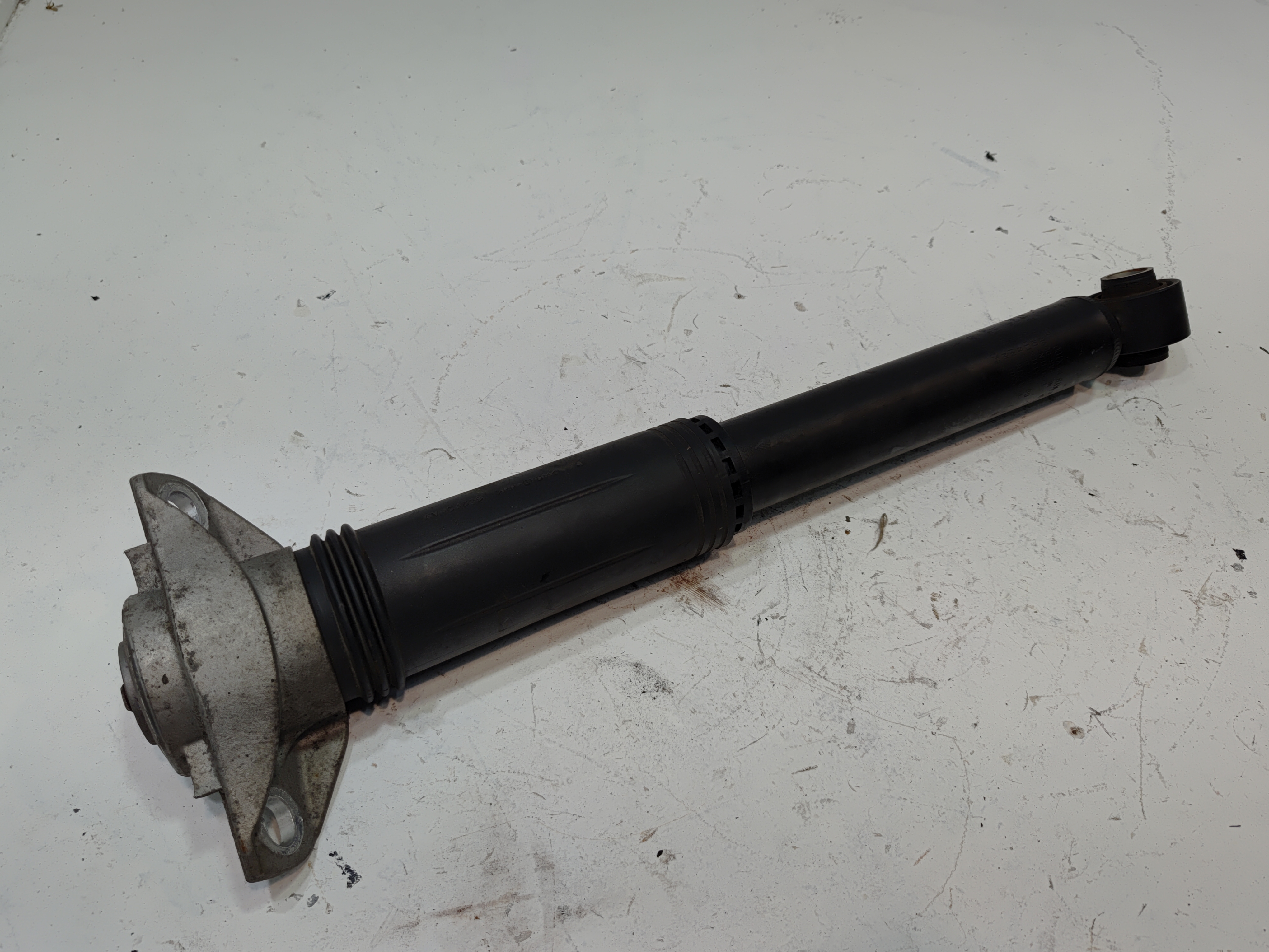 18-24 Toyota Camry LE XLE FWD Rear Right Passenger Side Shock Strut Absorber OEM