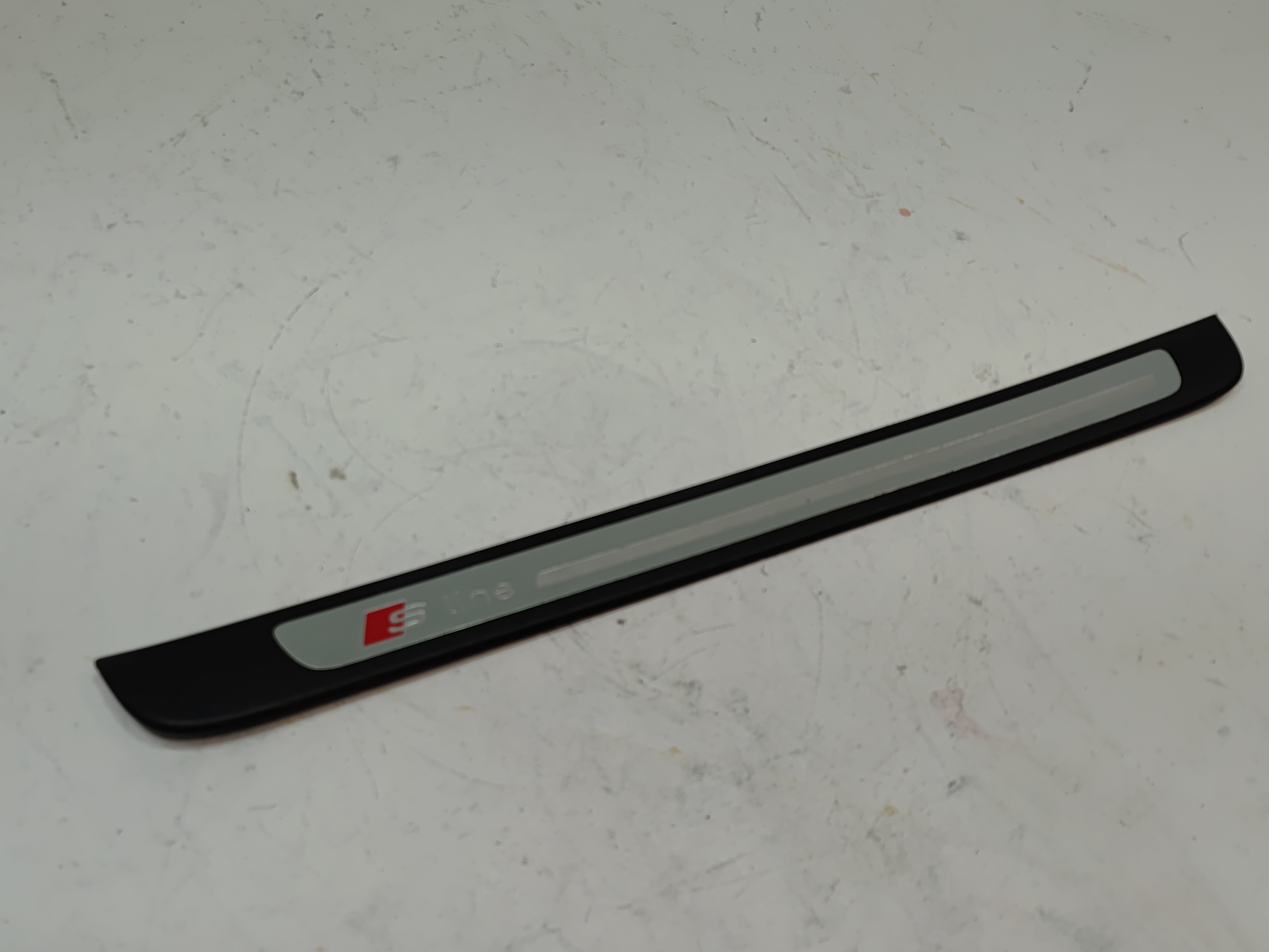 2012 - 2016 AUDI A6 FRONT PASSENGER SIDE DOOR SILL SCUFF STEP PLATE OEM