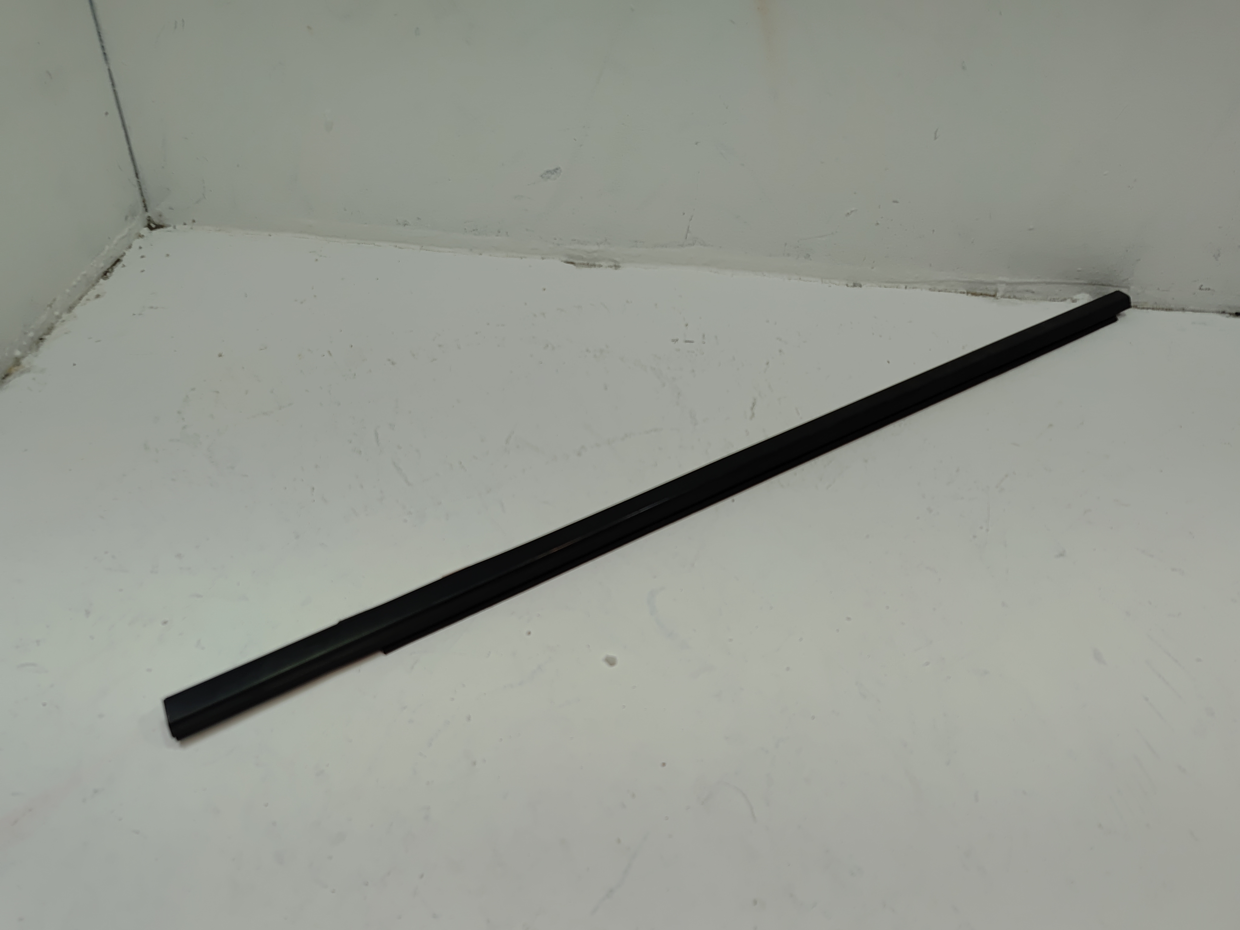 2020-2022 HONDA PILOT FRONT LEFT DRIVER SIDE DOOR WINDOW BELT MOLDING OEM