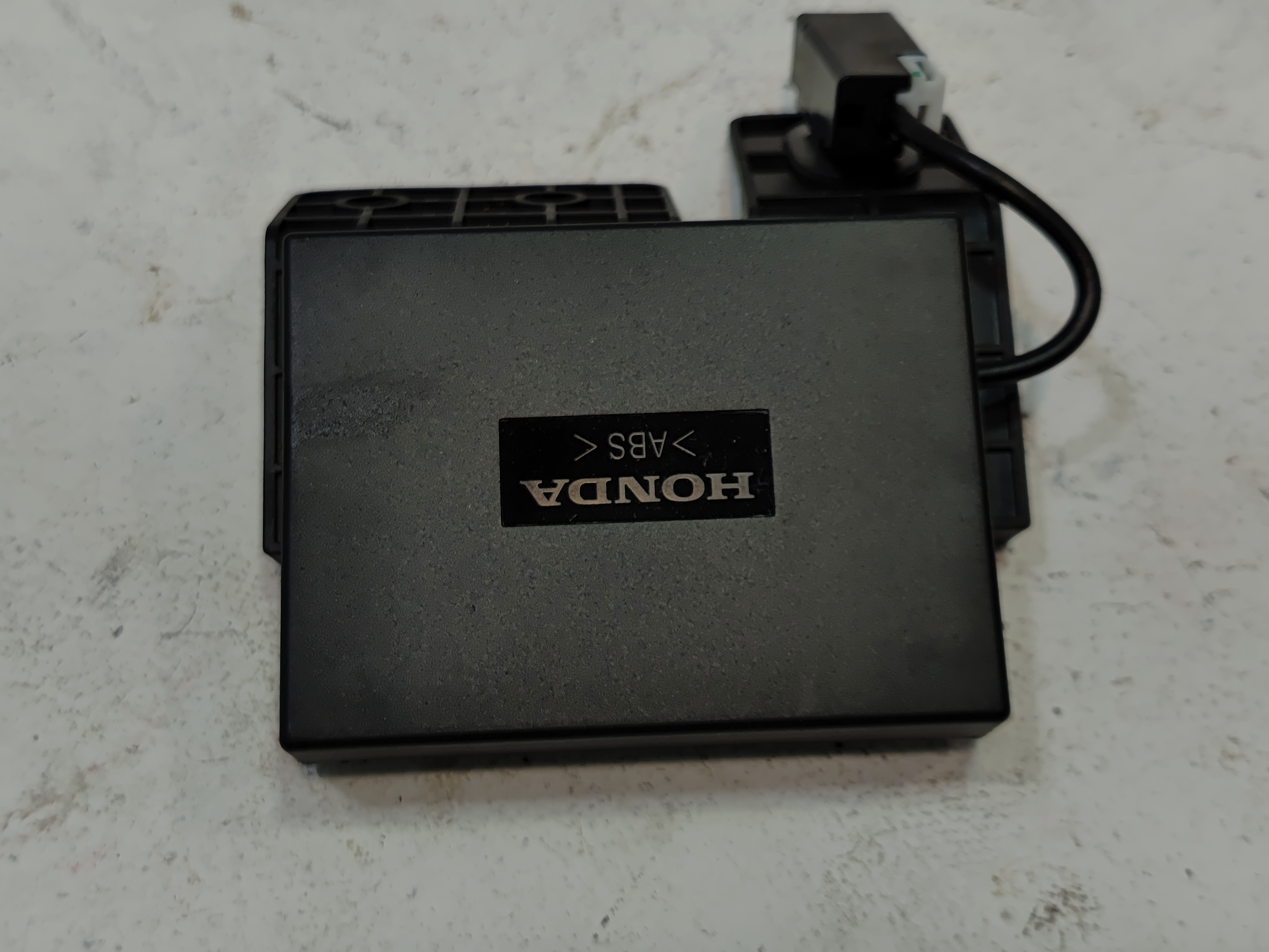 2019-2021 HONDA PILOT TELEMATICS ANTENNA CONTROL MODULE UNIT OEM