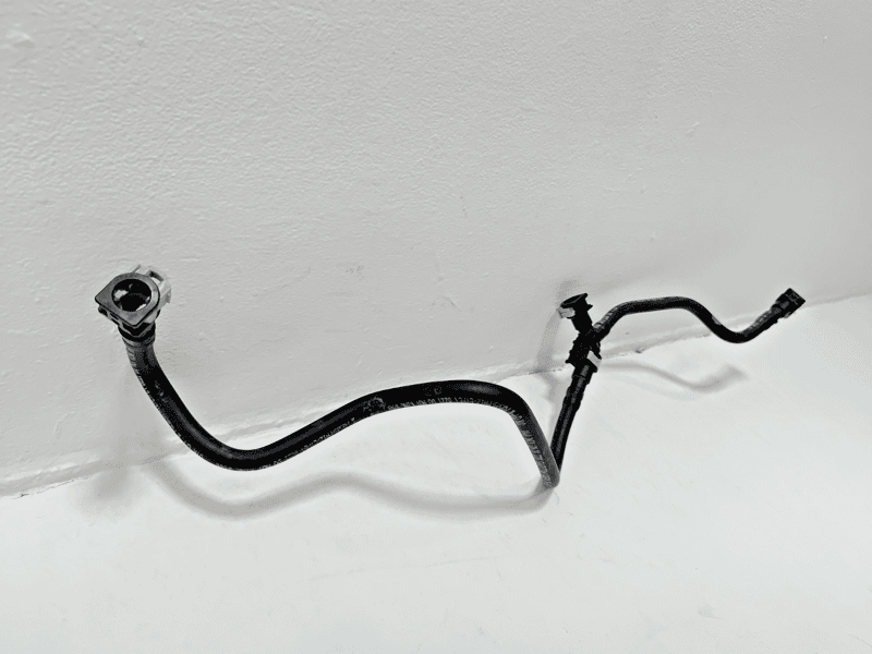 TOYOTA CAMRY 2.5L FUEL INJECTION SYSTEM HOSE TUBE PIPE 2018 - 2024 OEM