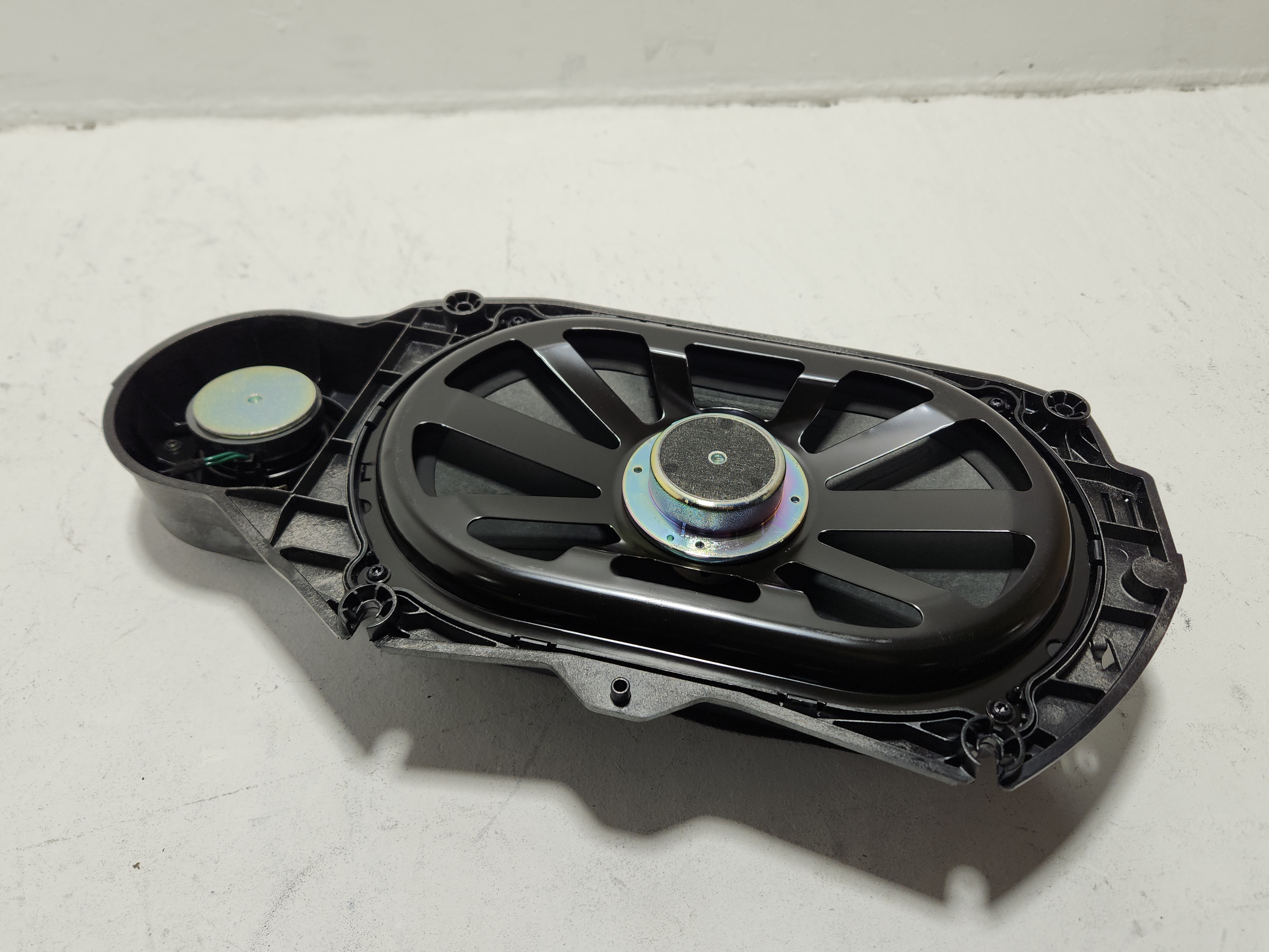 2012-2018 Mercedes-Benz CLS550 Rear Shelf Passenger Side Audio Subwoofer OEM