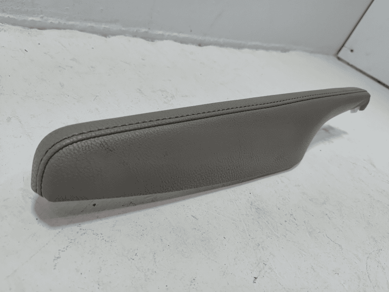 18-2020 TOYOTA CAMRY FRONT PASSENGER DOOR ARMREST ARM REST PANEL TRIM *GRAY* OEM