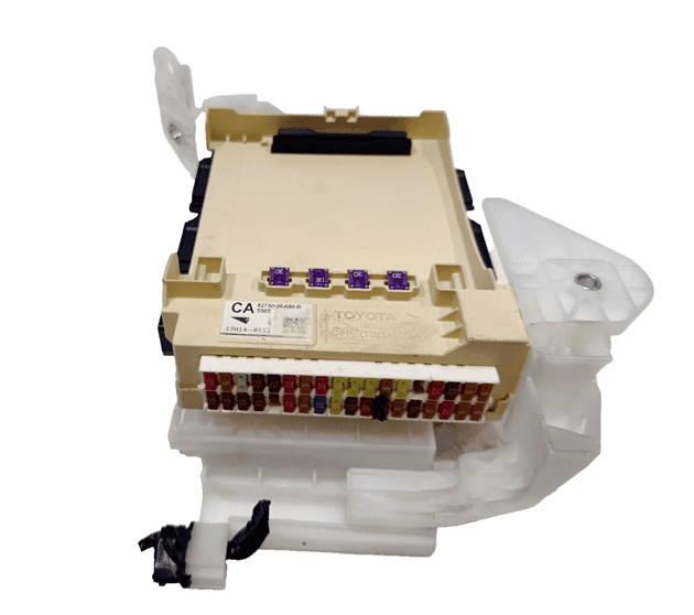 2018 Toyota Camry Multiplex Fuse Relay Junction Block Module OEM