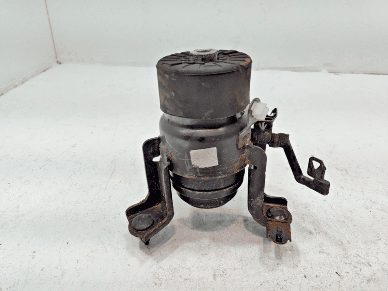 2018 - 2024 TOYOTA CAMRY 2.5L FWD TRANSMISSION FRONT MOUNT BRACKET INSULATOR OEM