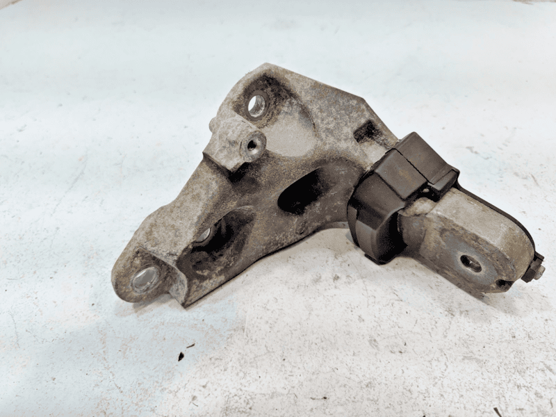 TOYOTA CAMRY 2.5l FWD 2018-2024 ENGINE MOTOR REAR MOUNT BRACKET SUPPORT OEM