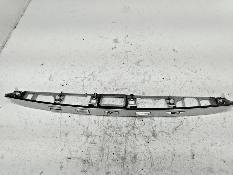 2018-2024 TOYOTA CAMRY TRUNK DECK LID LICENSE PLATE MOLDING PANEL 1J9 OEM