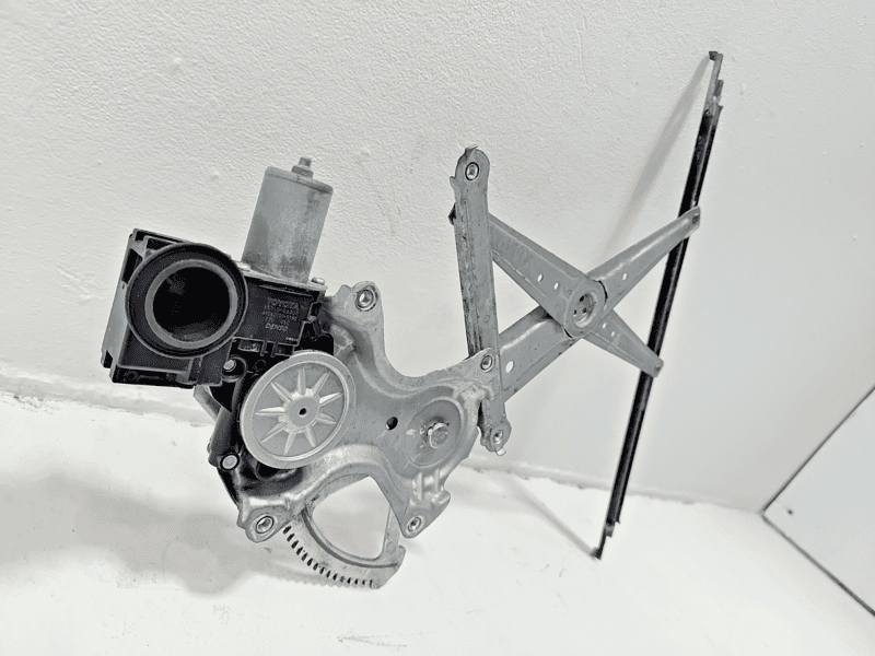 TOYOTA CAMRY FRONT PASSENGER SIDE DOOR WINDOW REGULATOR W/ MOTOR OEM 2018-2025