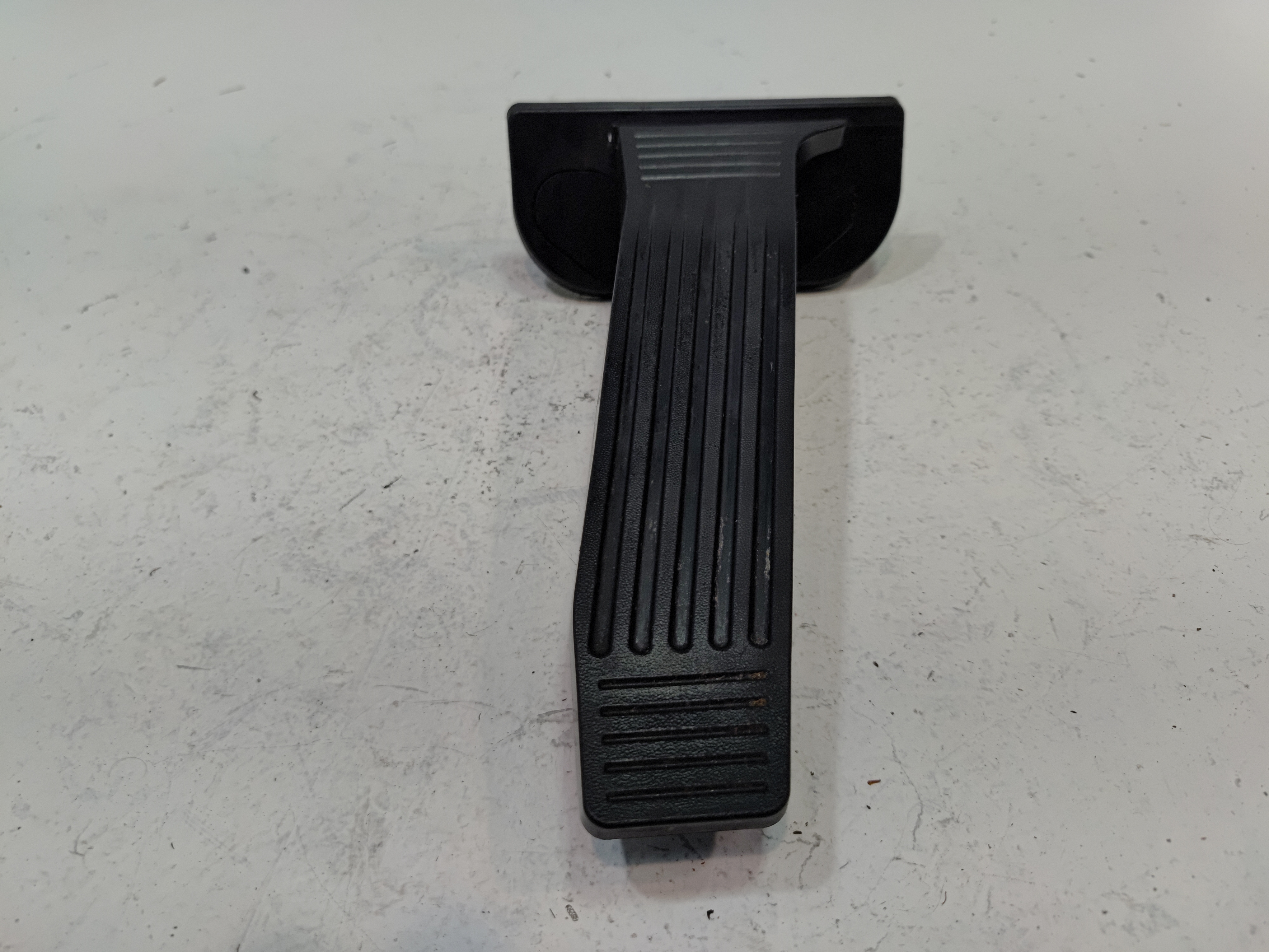 2018 - 2024 TOYOTA CAMRY GAS PEDAL ACCELERATOR THROTTLE SENSOR PAD OEM