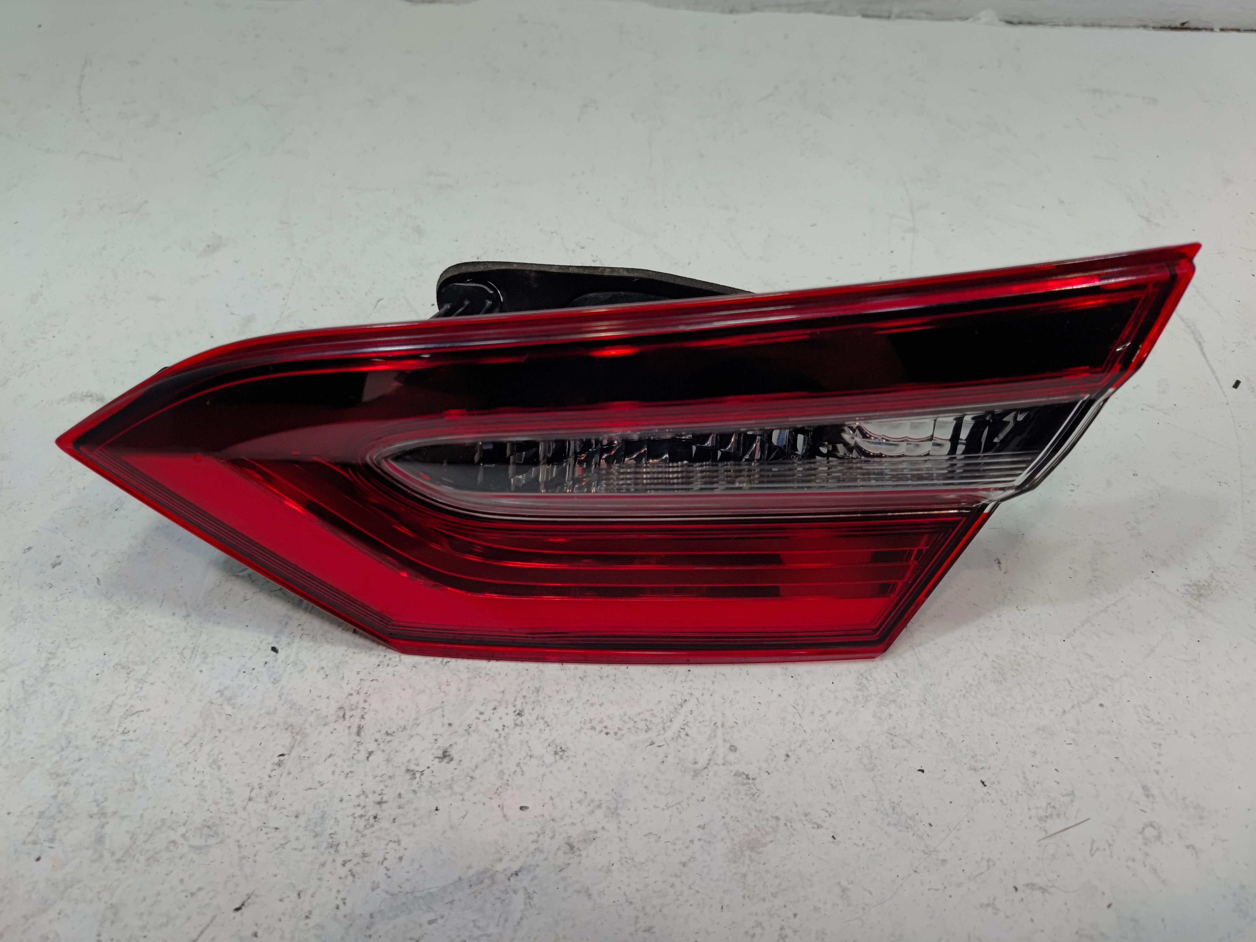 2021-2024 TOYOTA CAMRY REAR RIGHT PASSENGER SIDE INNER TAILLIGHT LAMP OEM