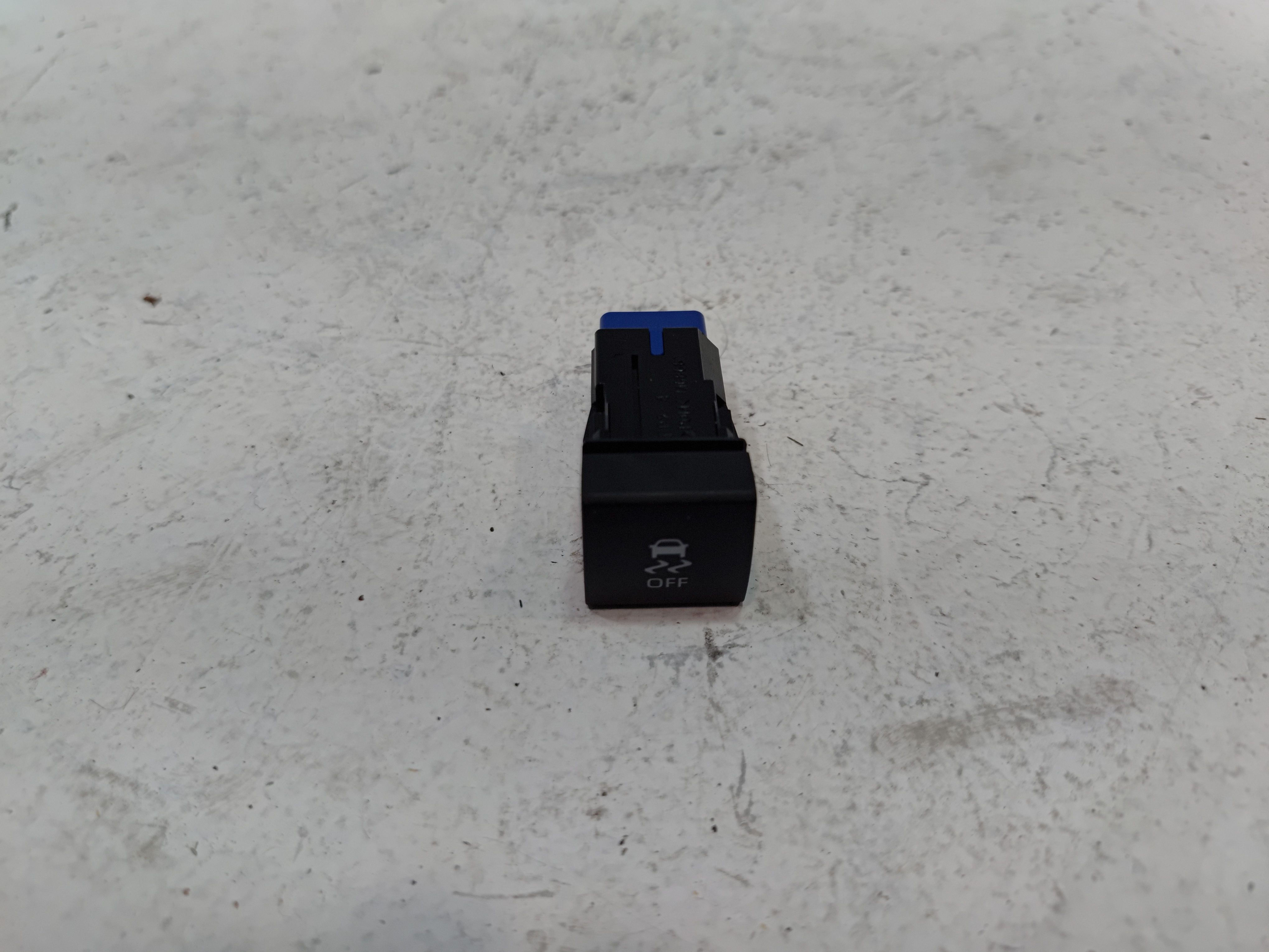 2018 - 2024 TOYOTA CAMRY DASH TRACTION STABILITY CONTROL SWITCH BUTTON OEM