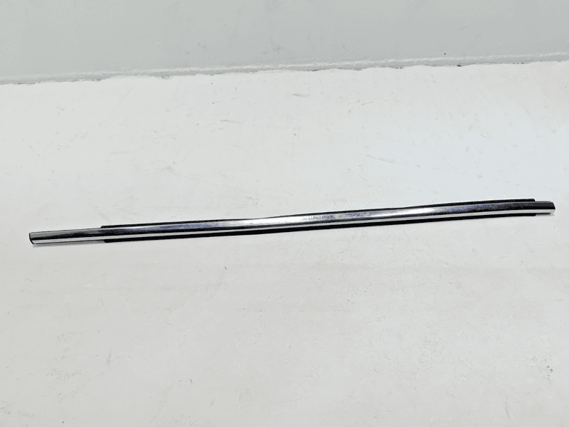 18-24 TOYOTA CAMRY REAR PASSENGER SIDE DOOR WINDOW BELT MOLDING WEATHERSTRIP OEM