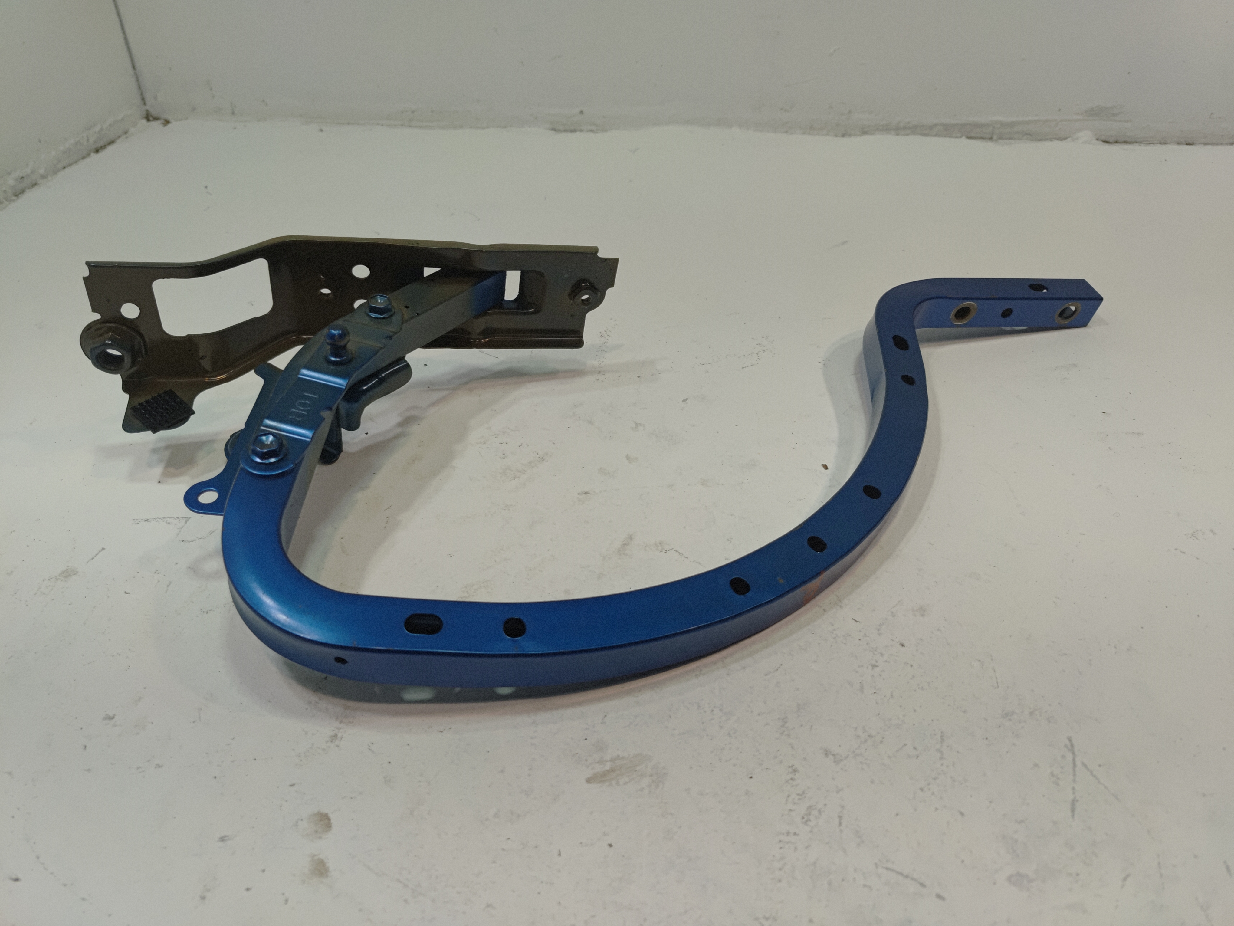 2018-2025 TOYOTA CAMRY REAR RIGHT PASSENGER SIDE TRUNK DECK LID HINGE OEM