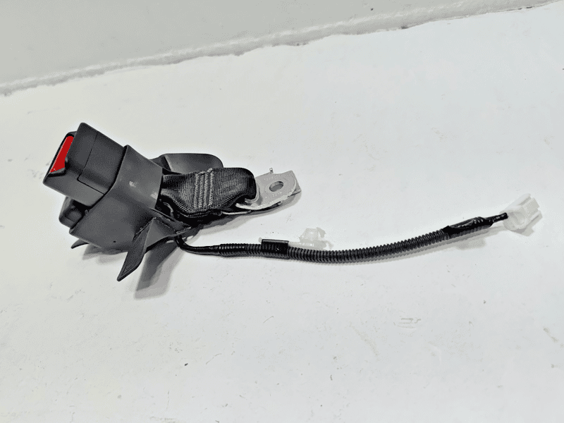 TOYOTA CAMRY 2019 - 2024 REAR PASSENGER SIDE SEATBELT SEAT BELT BUCKLE OEM