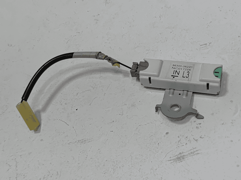 TOYOTA CAMRY REAR LEFT DRIVER SIDE ANTENNA AMPLIFIER MODULE UNIT 2018 - 2024 OEM