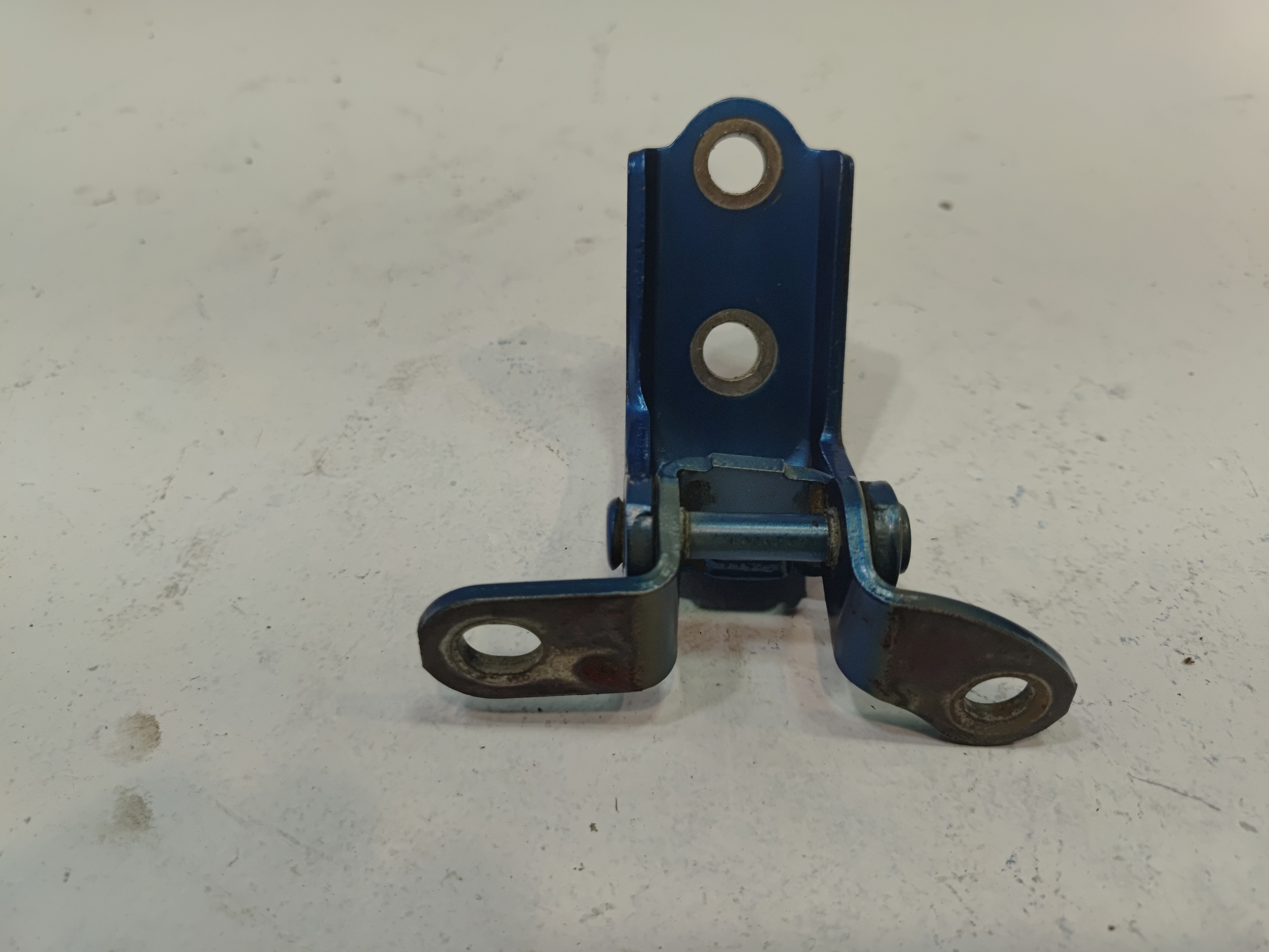 2018-2025 TOYOTA CAMRY REAR RIGHT PASSENGER SIDE DOOR LOWER HINGE OEM