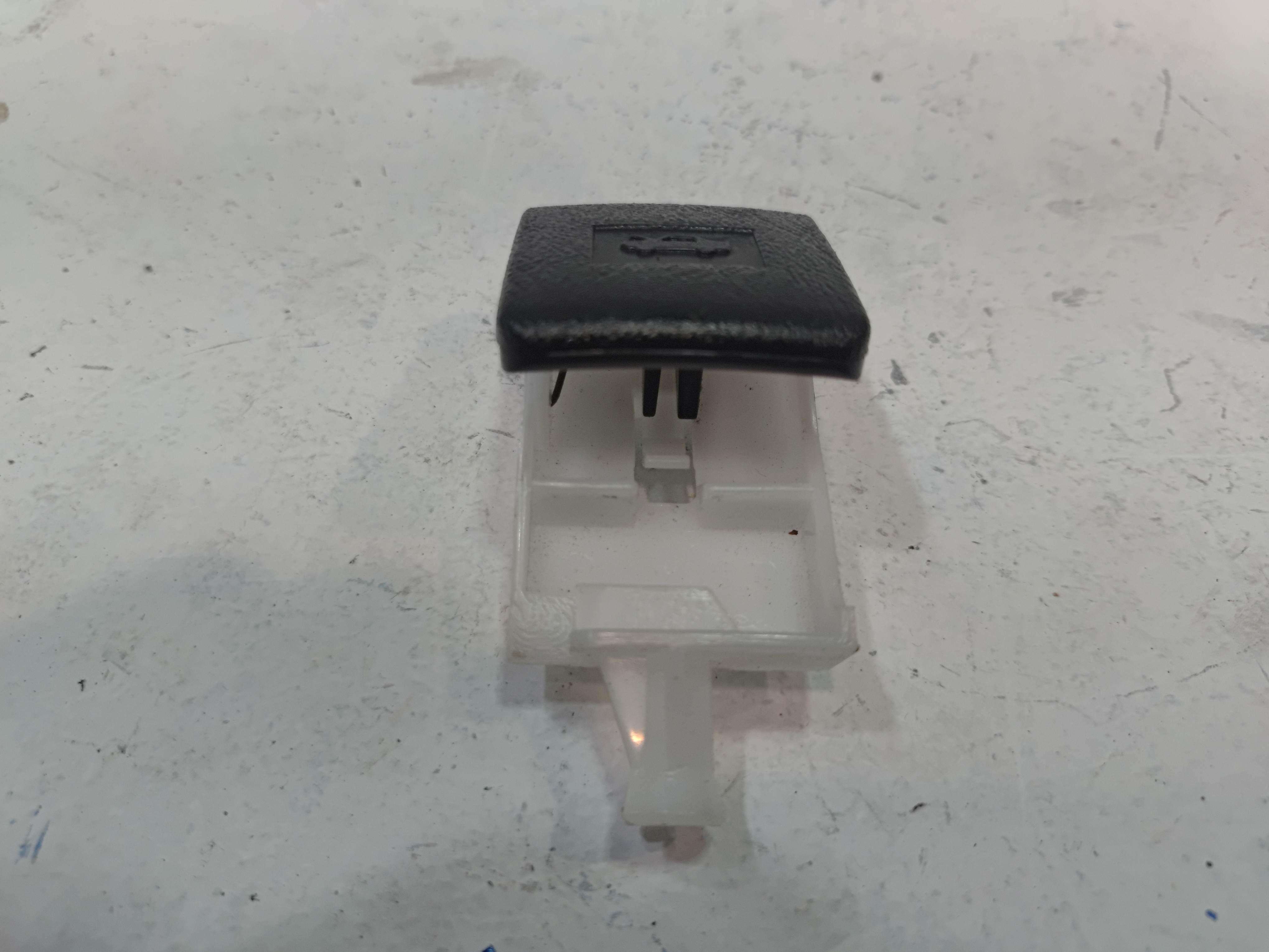 2018-2019 TOYOTA CAMRY HOOD BONNET RELEASE OPEN OPENER HANDLE OEM