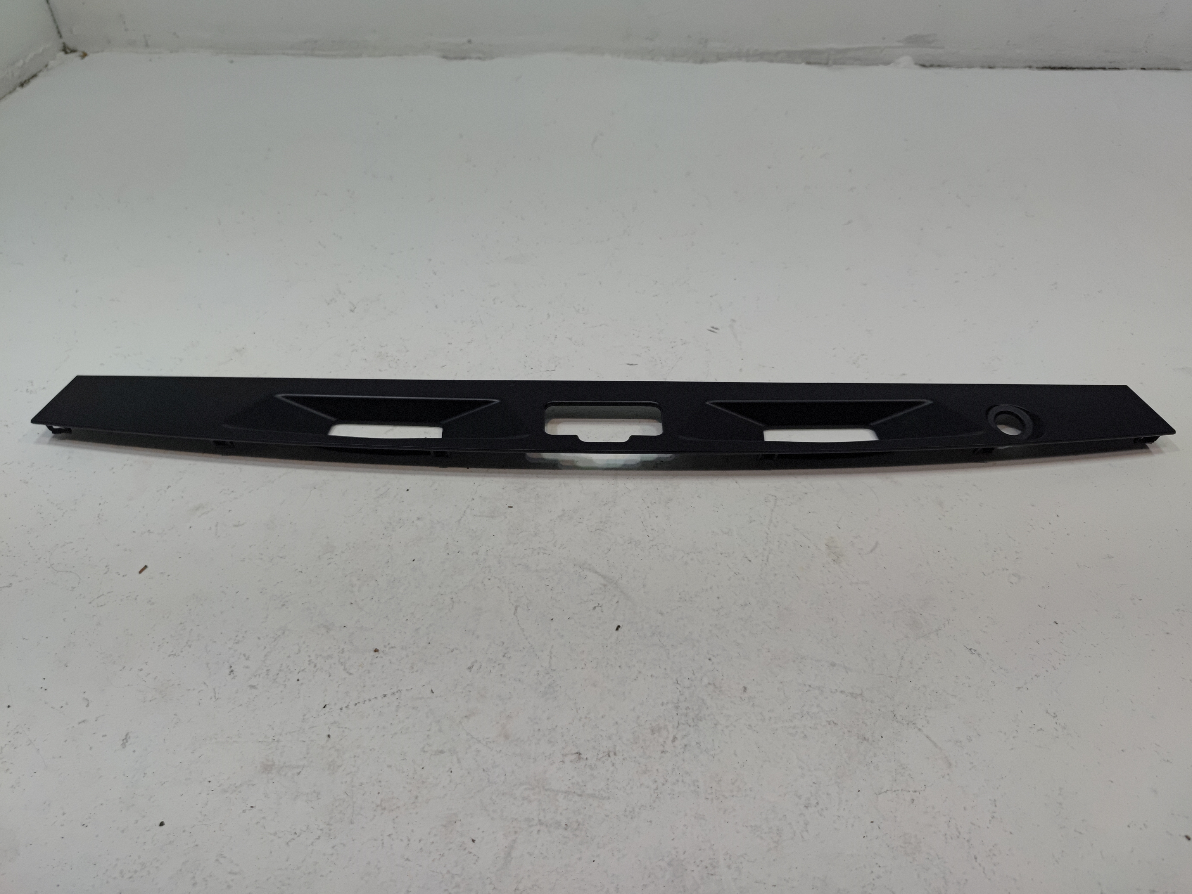 TOYOTA CAMRY TAILGATE TRUNK LID LICENSE LIGHT MOLDING PANEL TRIM 2018 - 2024 OEM