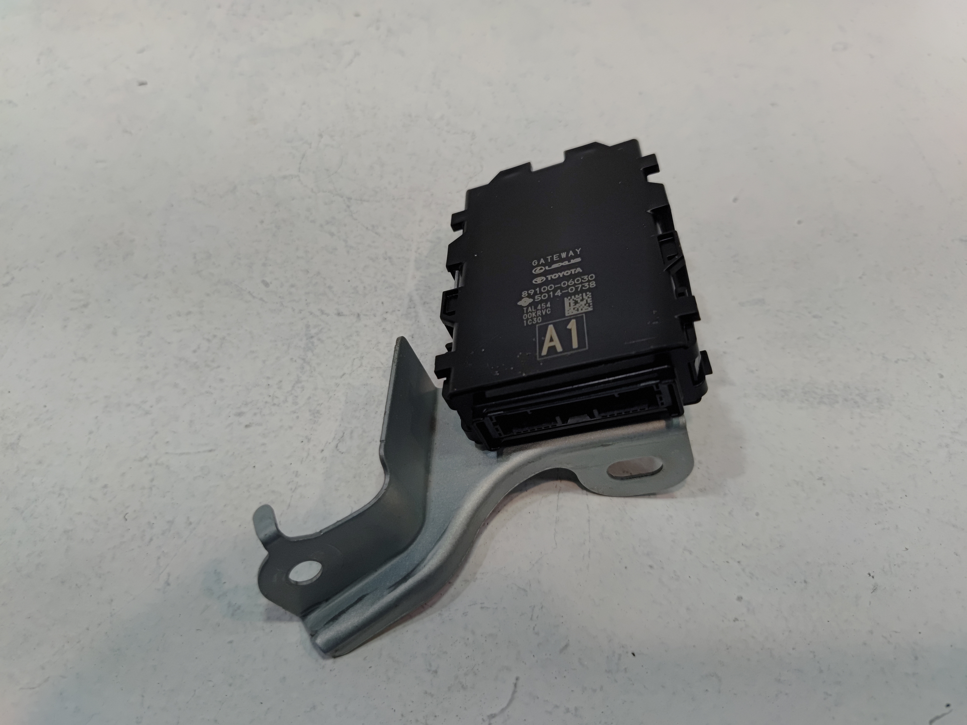 2020-2024 TOYOTA CAMRY SE NETWORK GATEWAY CONTROL COMPUTER MODULE UNIT OEM