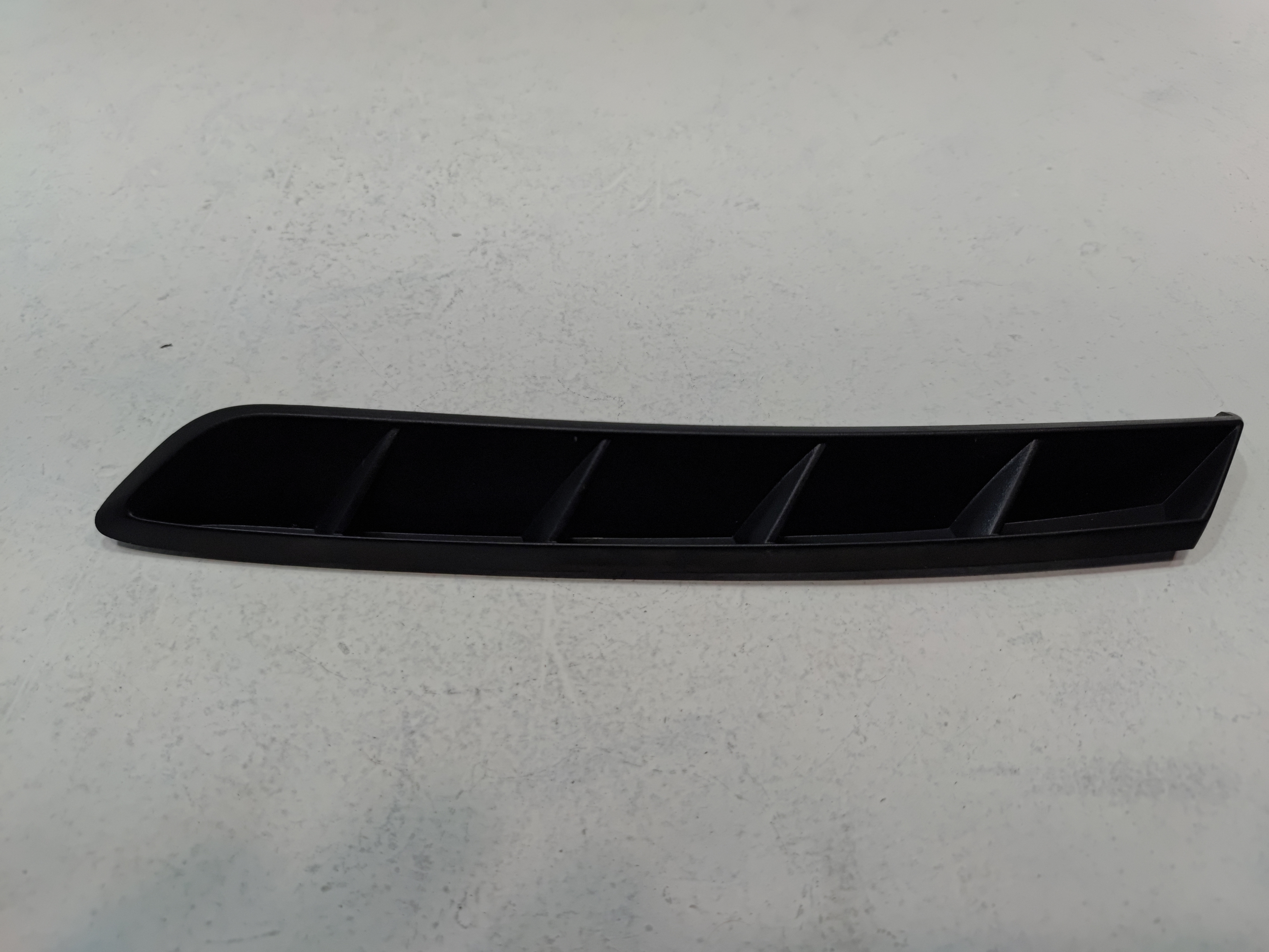 18-24 TOYOTA CAMRY XSE SE REAR BUMPER PASSENGER SIDE EXTENSION MOLDING TRIM OEM