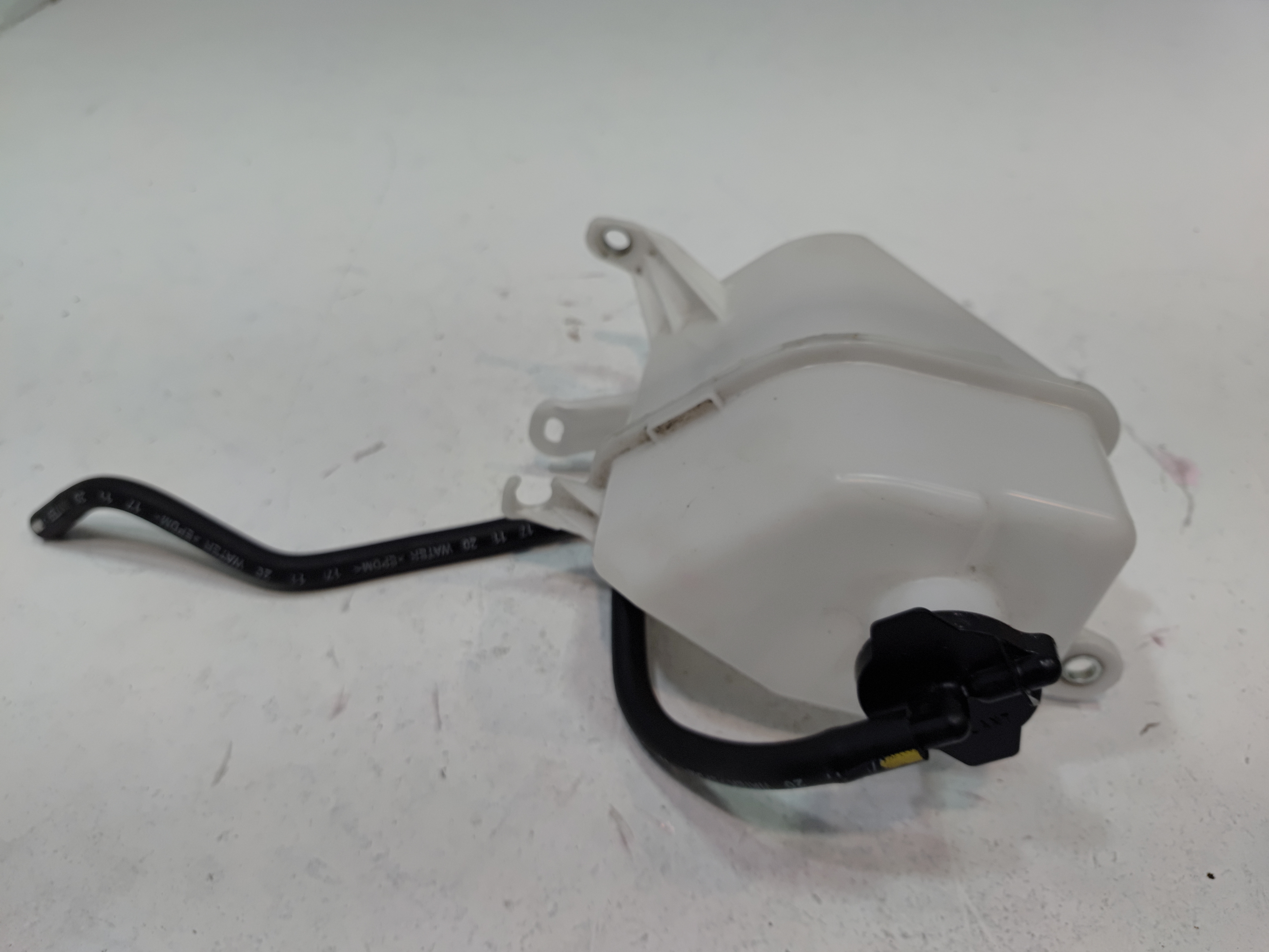 2018-2025 TOYOTA CAMRY RADIATOR COOLANT EXPANSION RESERVOIR TANK W/ HOSE OEM