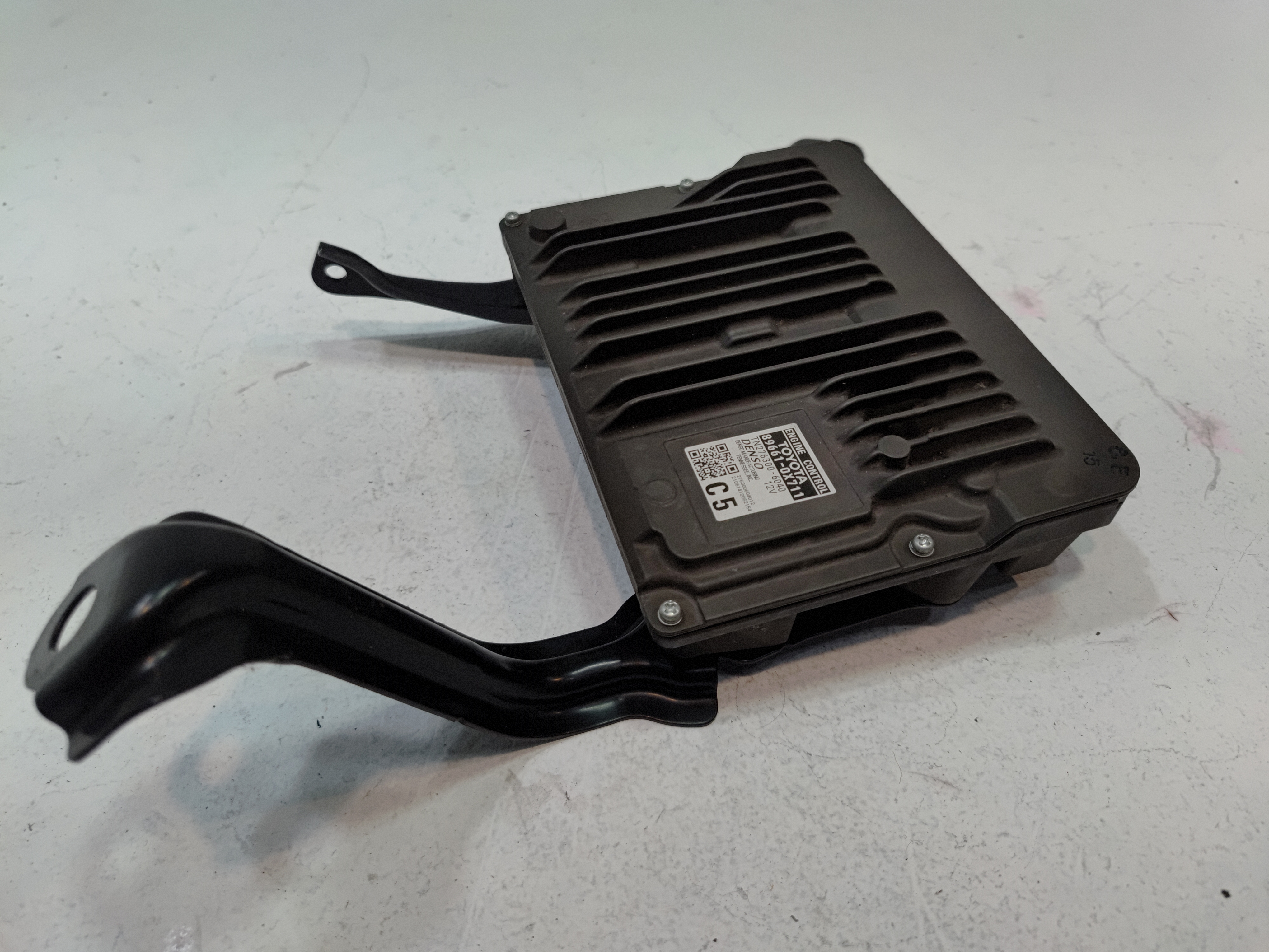 2021-23 TOYOTA CAMRY 2.5L FWD ENGINE COMPUTER CONTROL MODULE ECU W/ BRACKET OEM