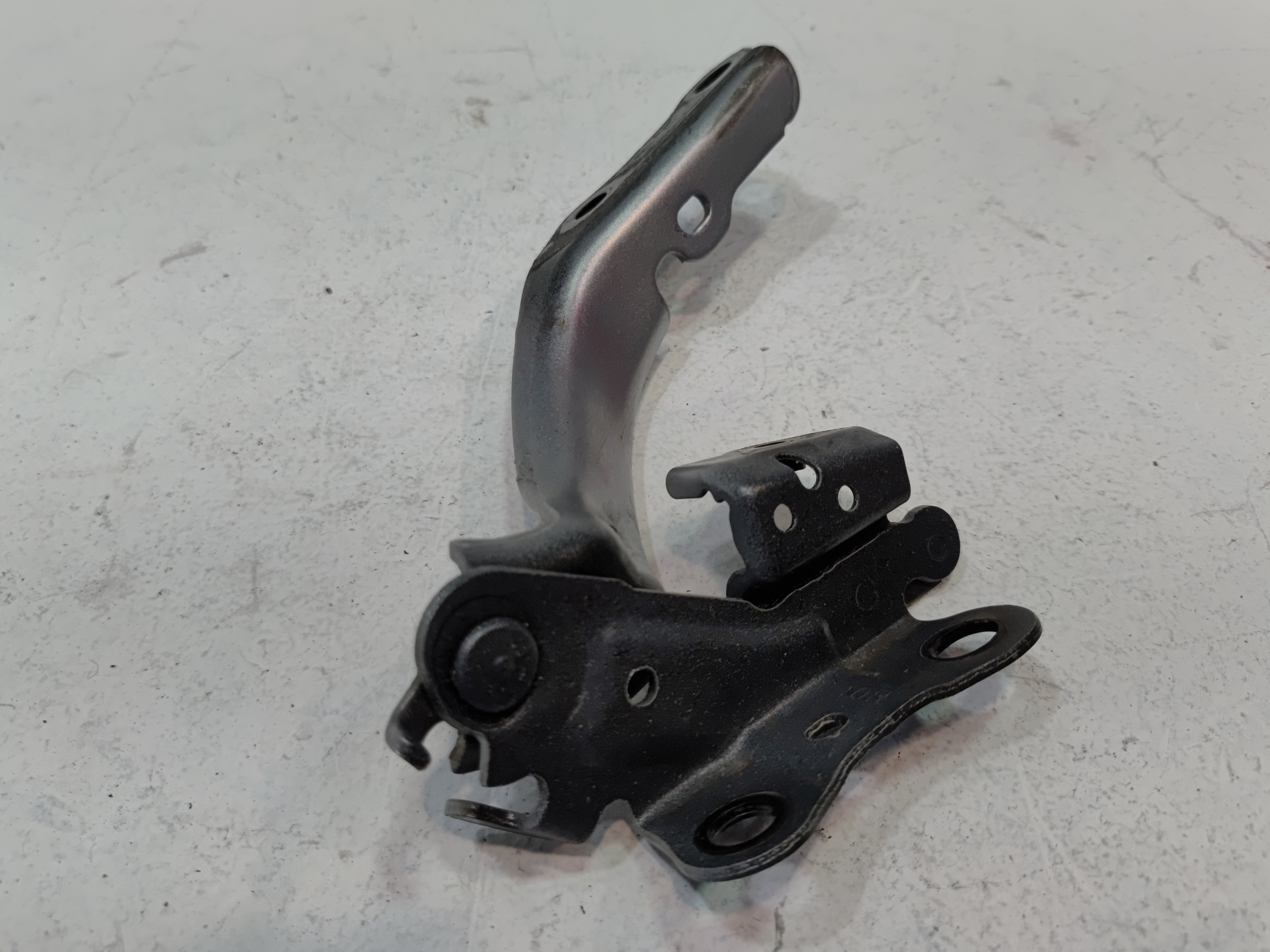 2018-2024 TOYOTA CAMRY FRONT PASSENGER SIDE HOOD BONNET HINGE SILVER *1J9* OEM