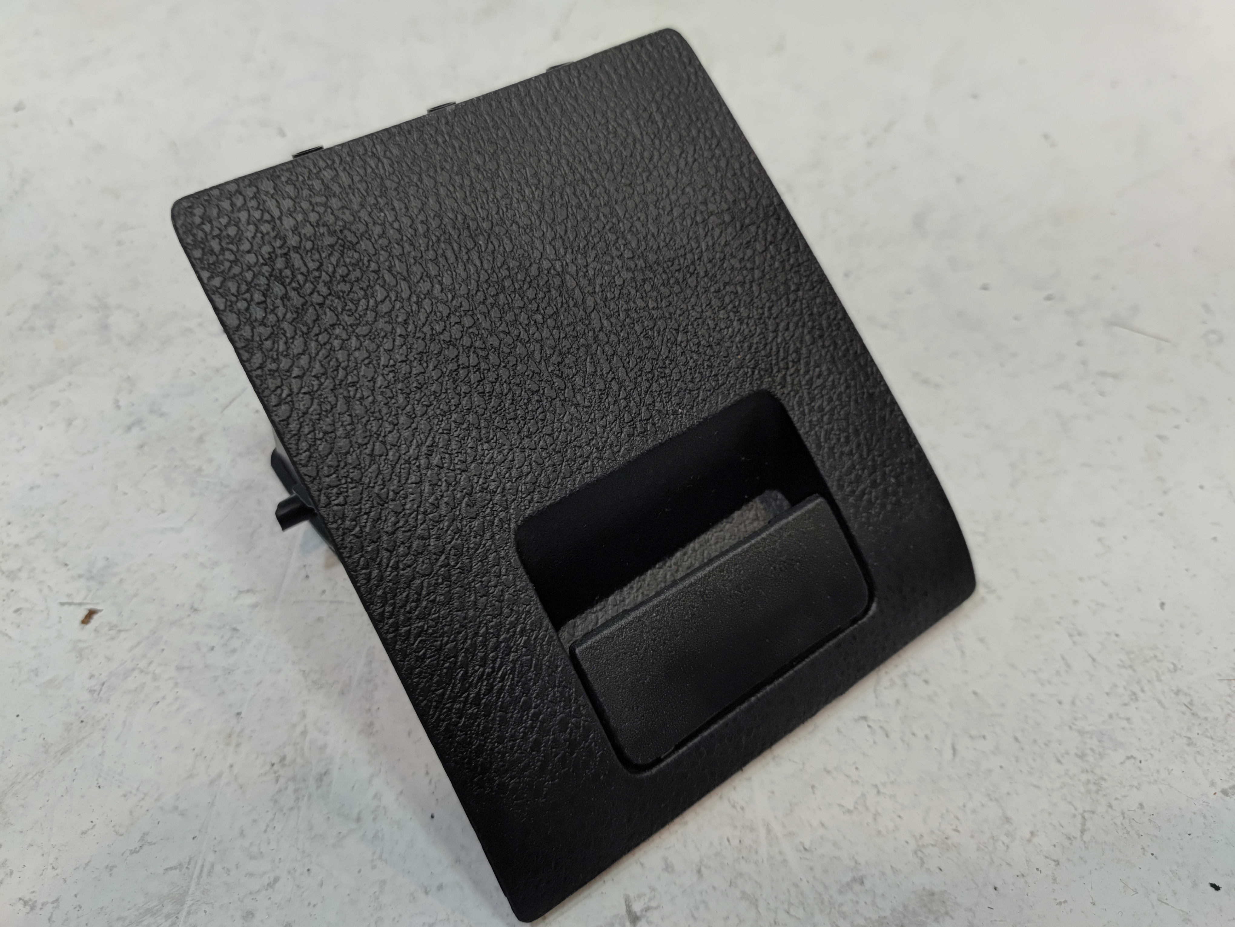 2018-2024 TOYOTA CAMRY DASHBOARD INSTRUMENT PANEL BOX COIN HOLDER OEM