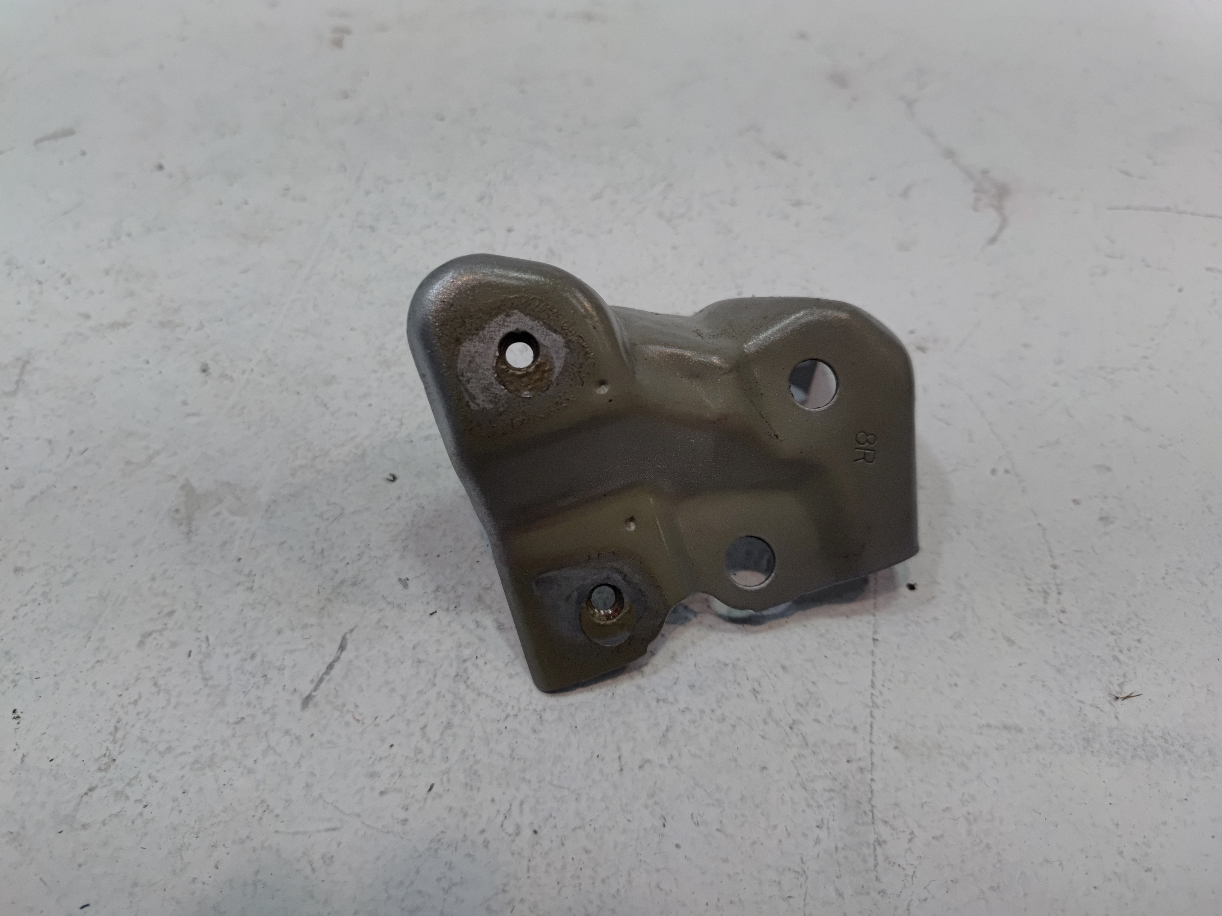 2018-2024 TOYOTA CAMRY FRONT PASSENGER SIDE FENDER SUPPORT BRACKET BRACE OEM 1J9