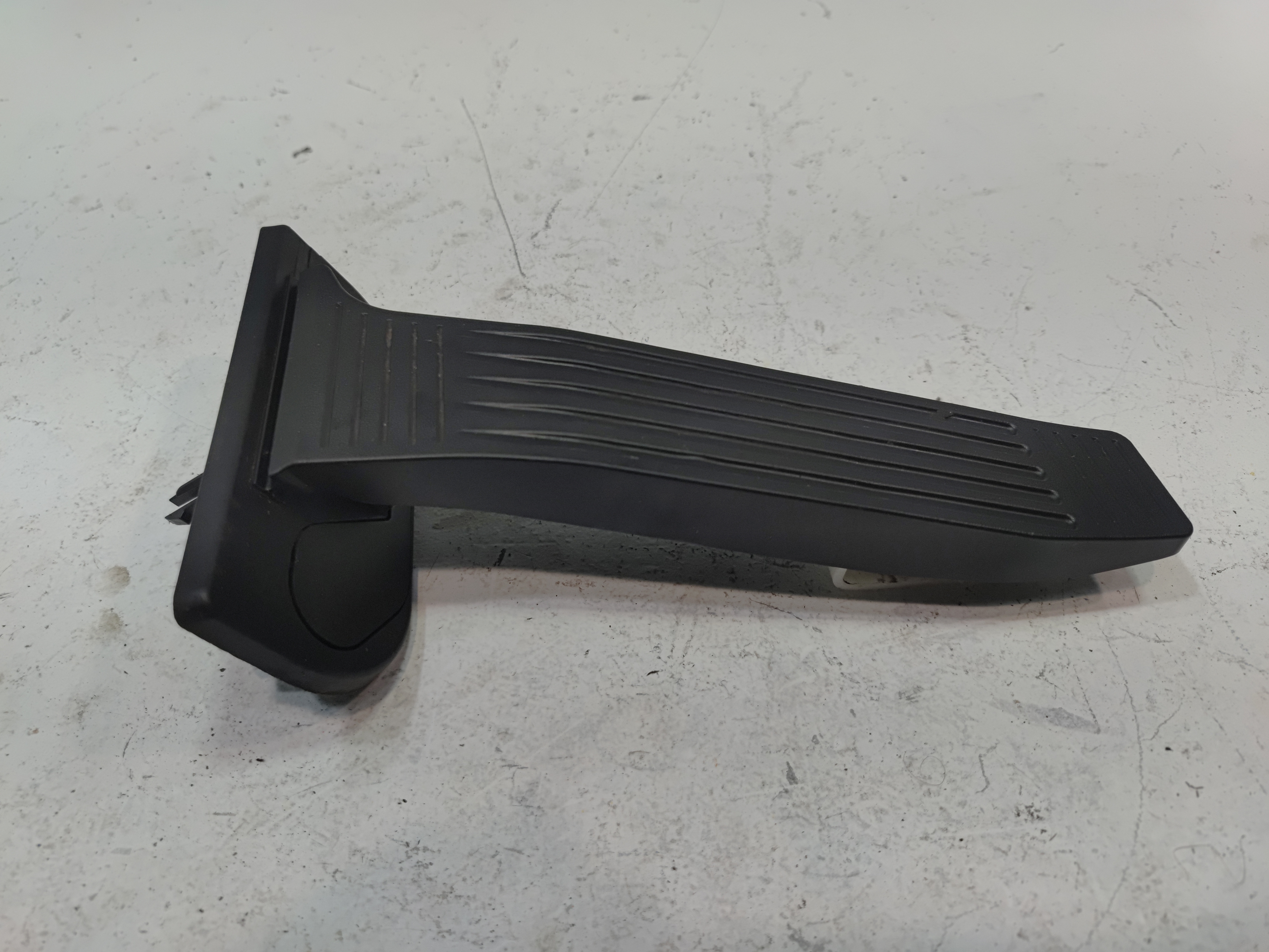 2018-2024 TOYOTA CAMRY GAS PEDAL ACCELERATOR PAD OEM