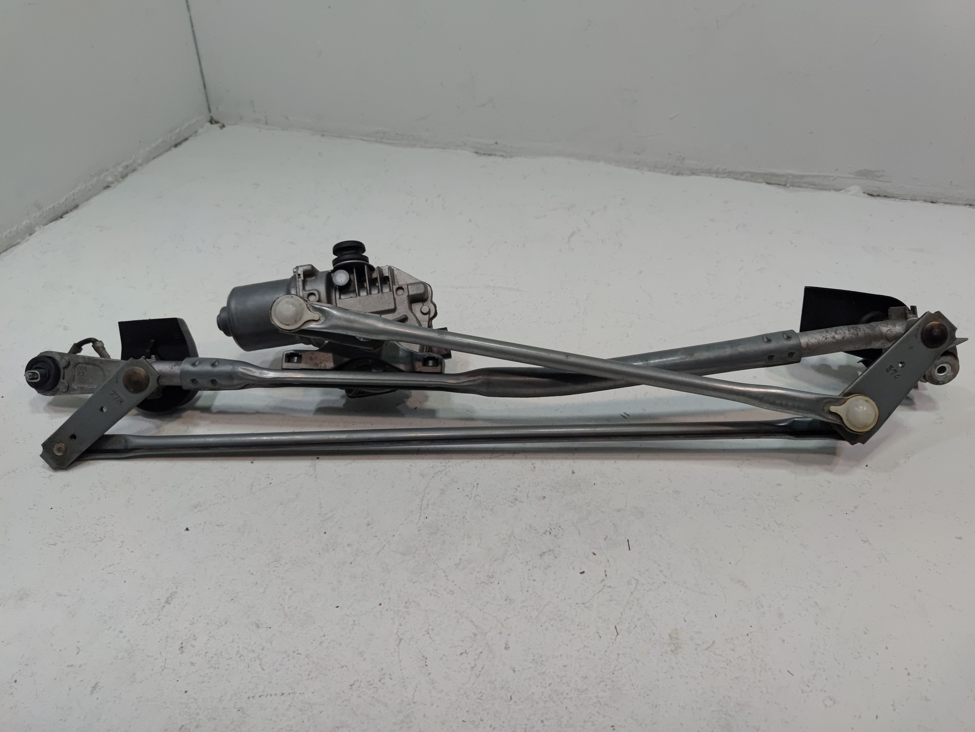 2018-2020 TOYOTA CAMRY FRONT WINDSHIELD WIPER LINKAGE & MOTOR OEM
