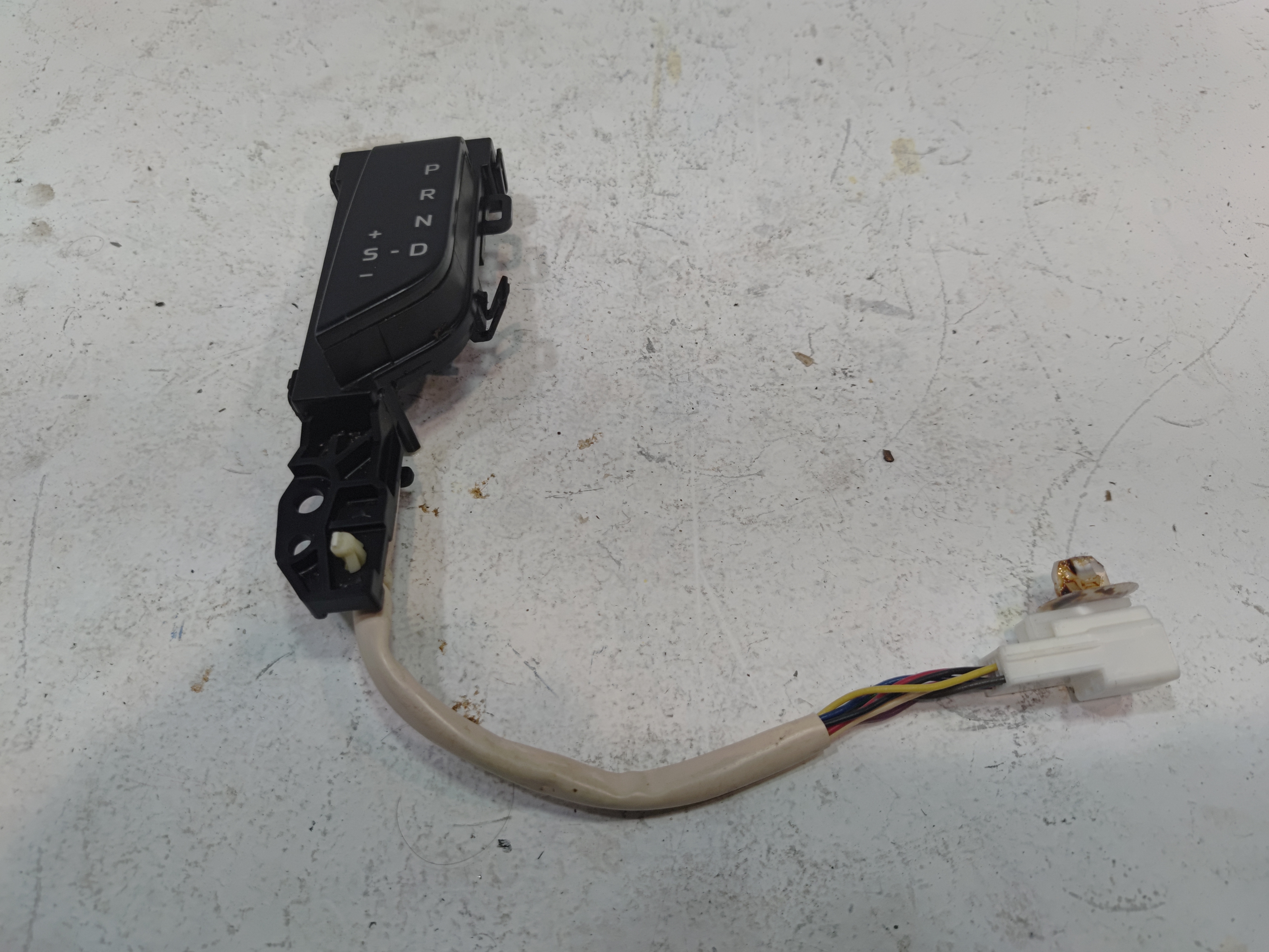 2018-2024 TOYOTA CAMRY CENTER CONSOLE GEAR SHIFTER SHIFT POSITION INDICATOR OEM