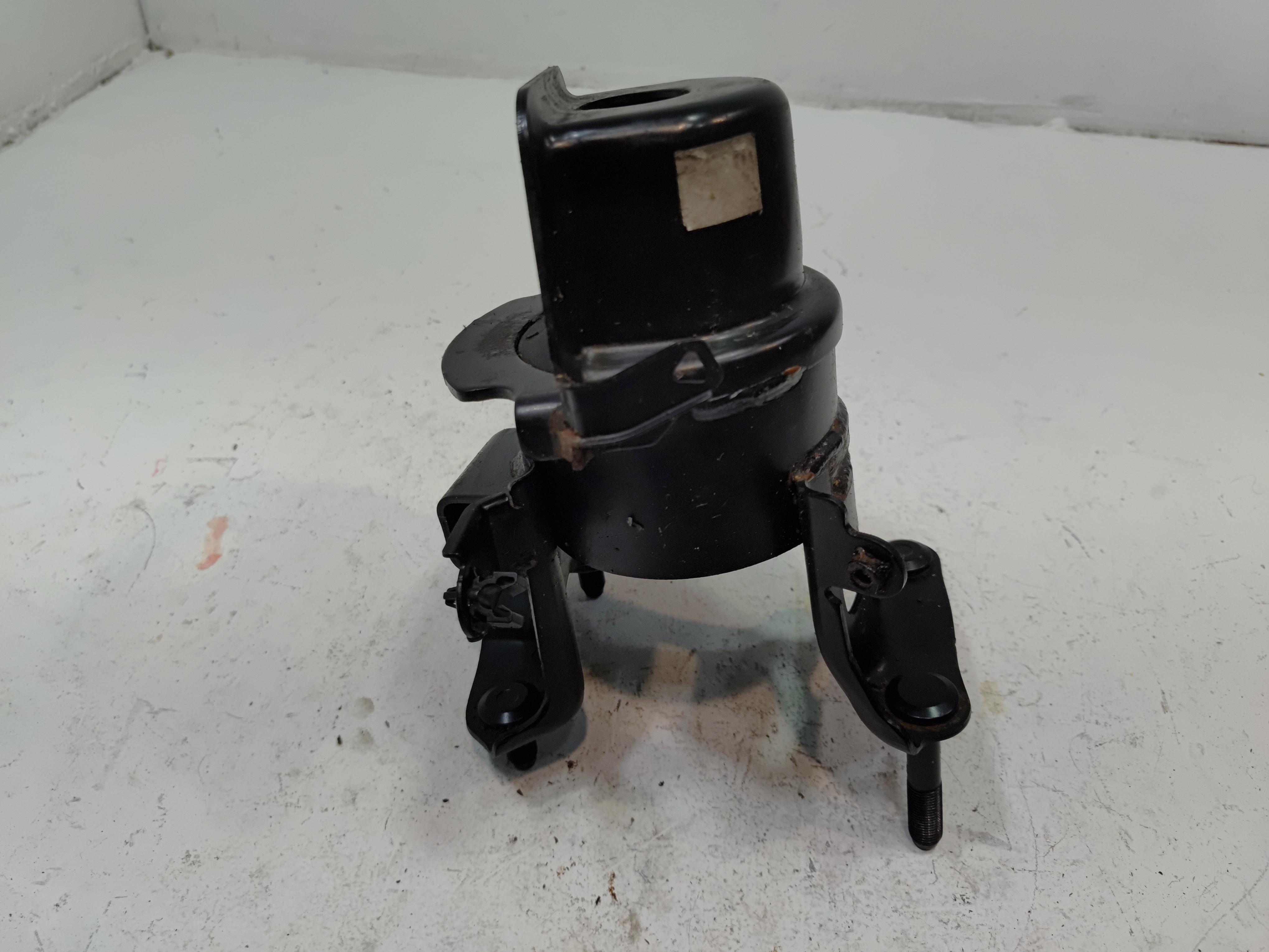 2018-2024 TOYOTA CAMRY 2.5L ENGINE REAR MOUNT INSULATOR SUPPORT OEM