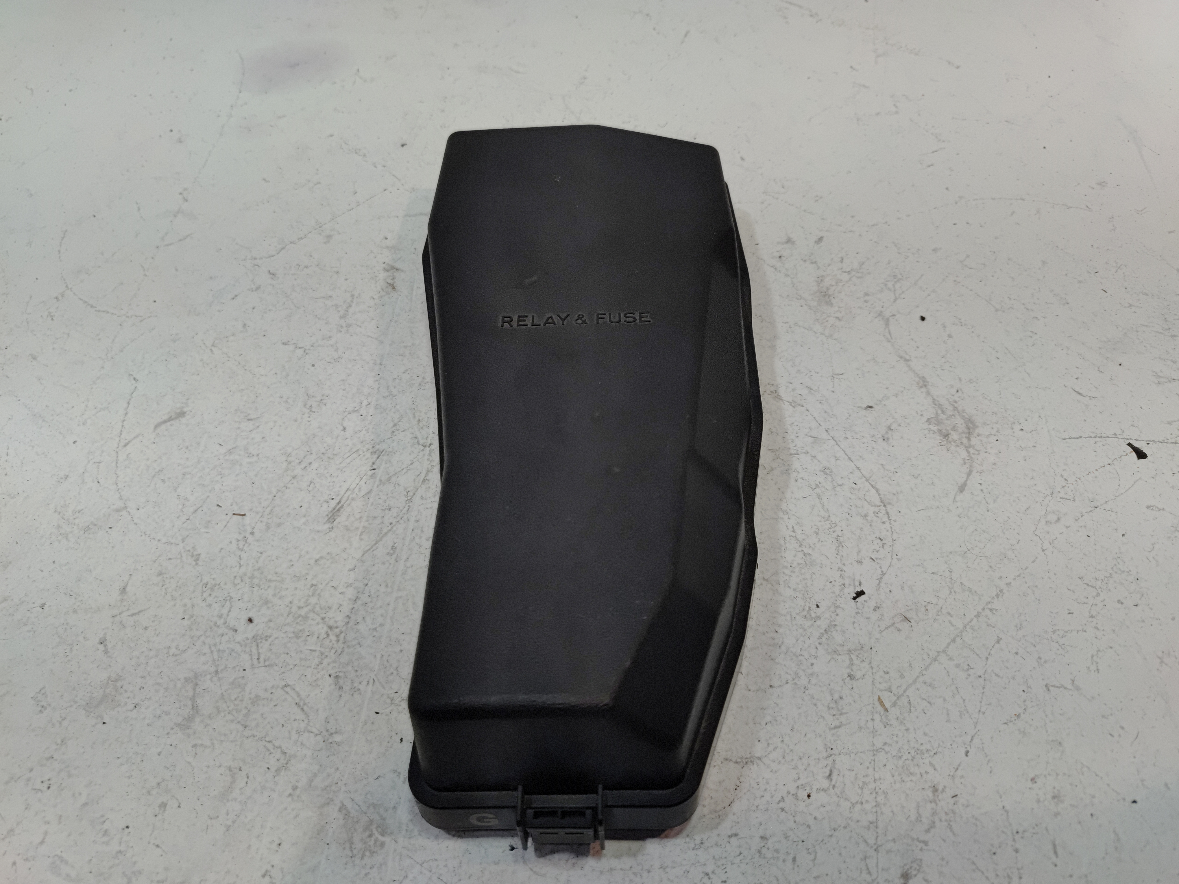 2021-2024 TOYOTA CAMRY 2.5L DRIVER SIDE FUSE RELAY BLOCK BOX COVER UPPER LID OEM