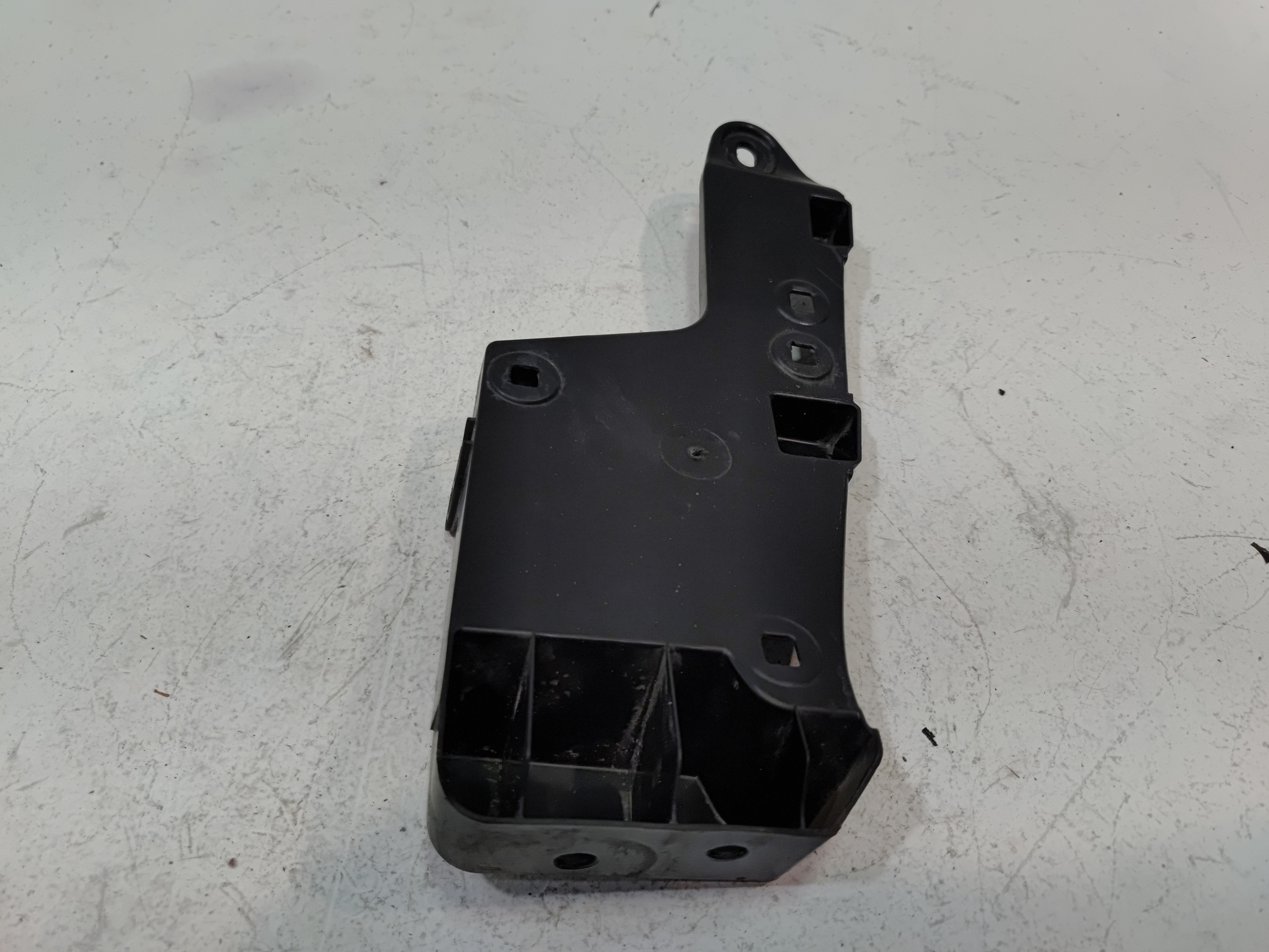 2018-2025 TOYOTA CAMRY REAR BUMPER LEFT DRIVER SIDE MOUNT SUPPORT BRACKET OEM