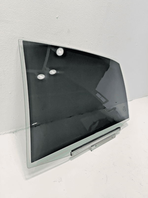 TOYOTA CAMRY REAR LEFT DRIVER SIDE DOOR MOVABLE WINDOW GLASS 2018 - 2024 OEM