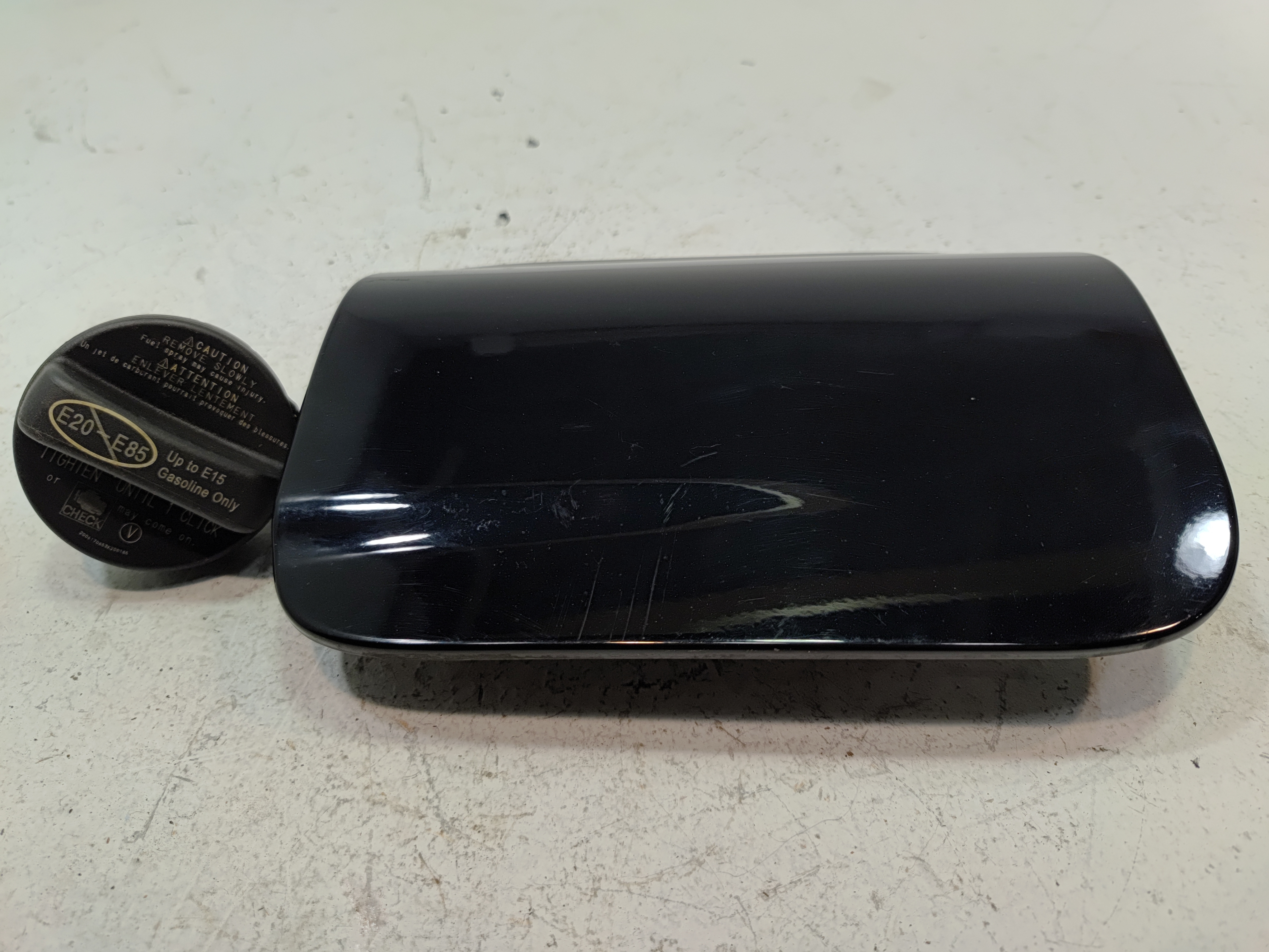 2018-2024 TOYOTA CAMRY FUEL TANK FILLER DOOR LID COVER & CAP OEM