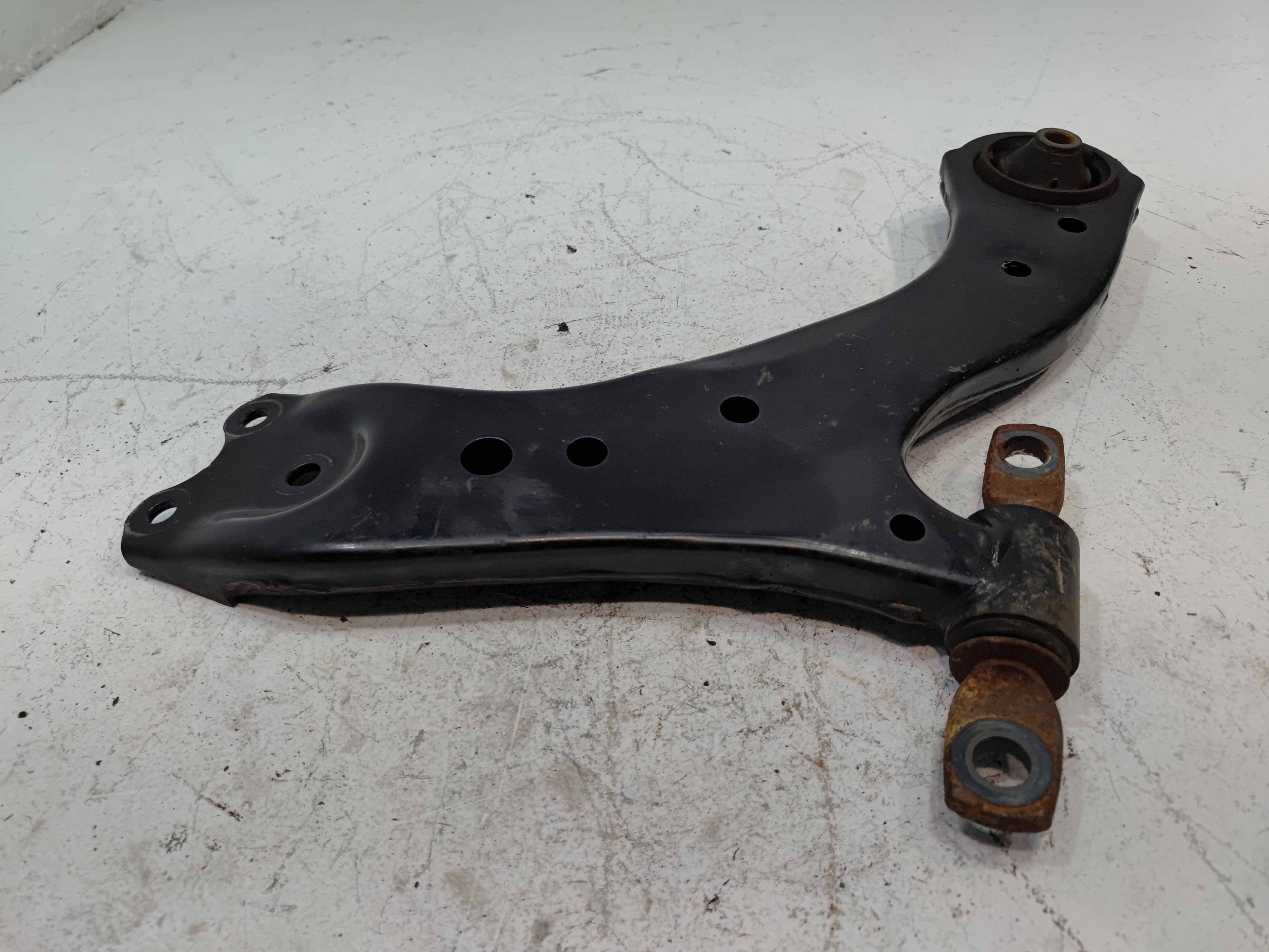 2018-2022 TOYOTA CAMRY FRONT RIGHT PASSENGER SIDE LOWER CONTROL ARM OEM