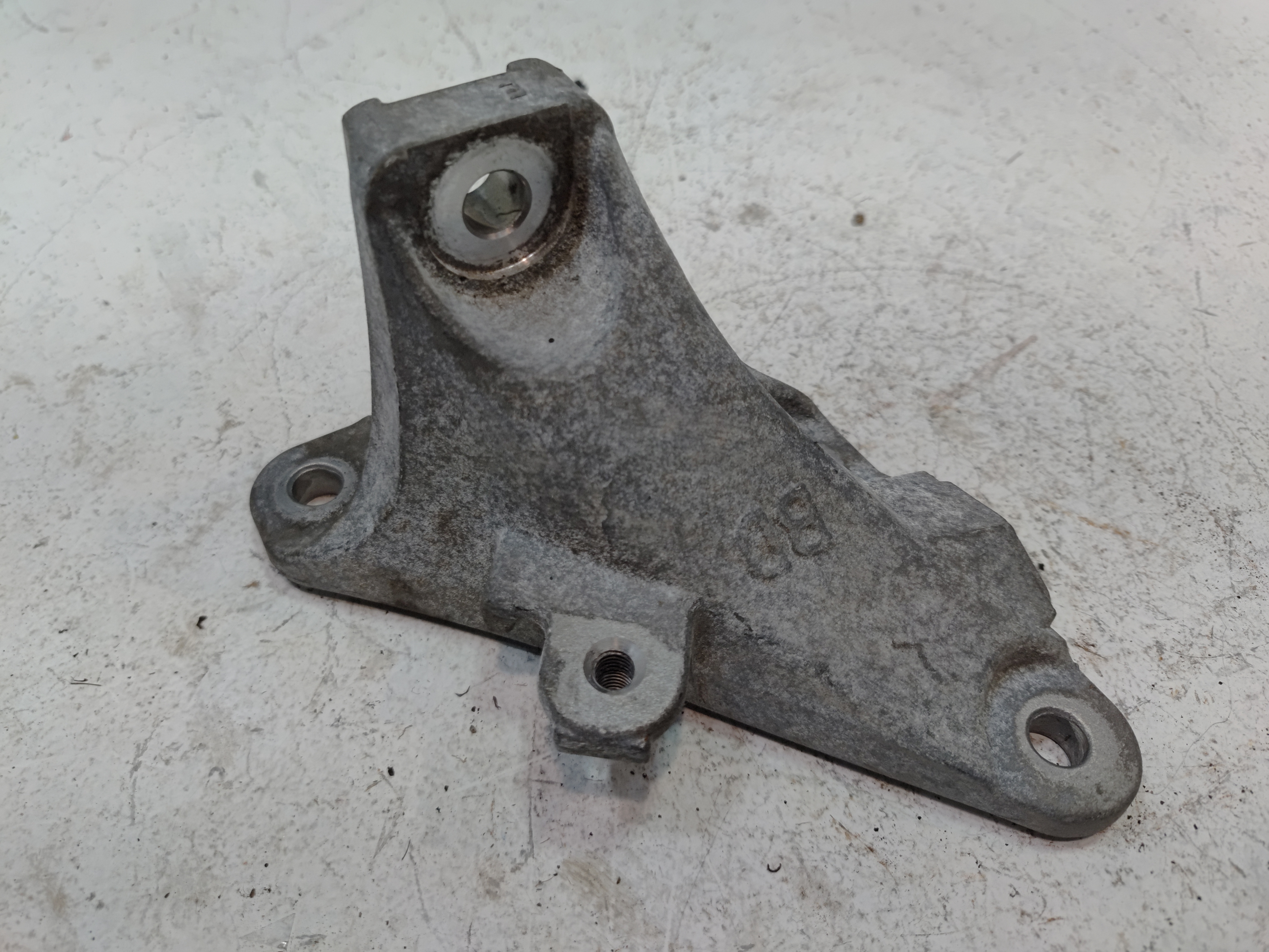 2018-2024 TOYOTA CAMRY 2.5L ENGINE MOTOR FRONT MOUNT BRACKET OEM