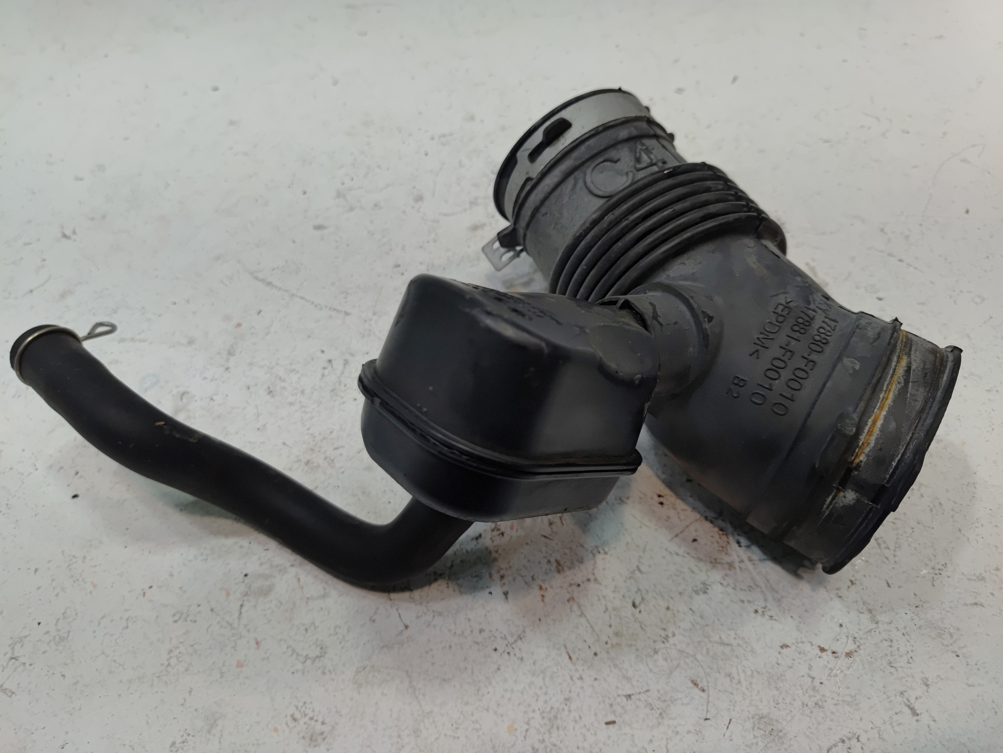2018-2024 TOYOTA CAMRY 2.5L AIR CLEANER INTAKE DUCT HOSE & RESONATOR OEM