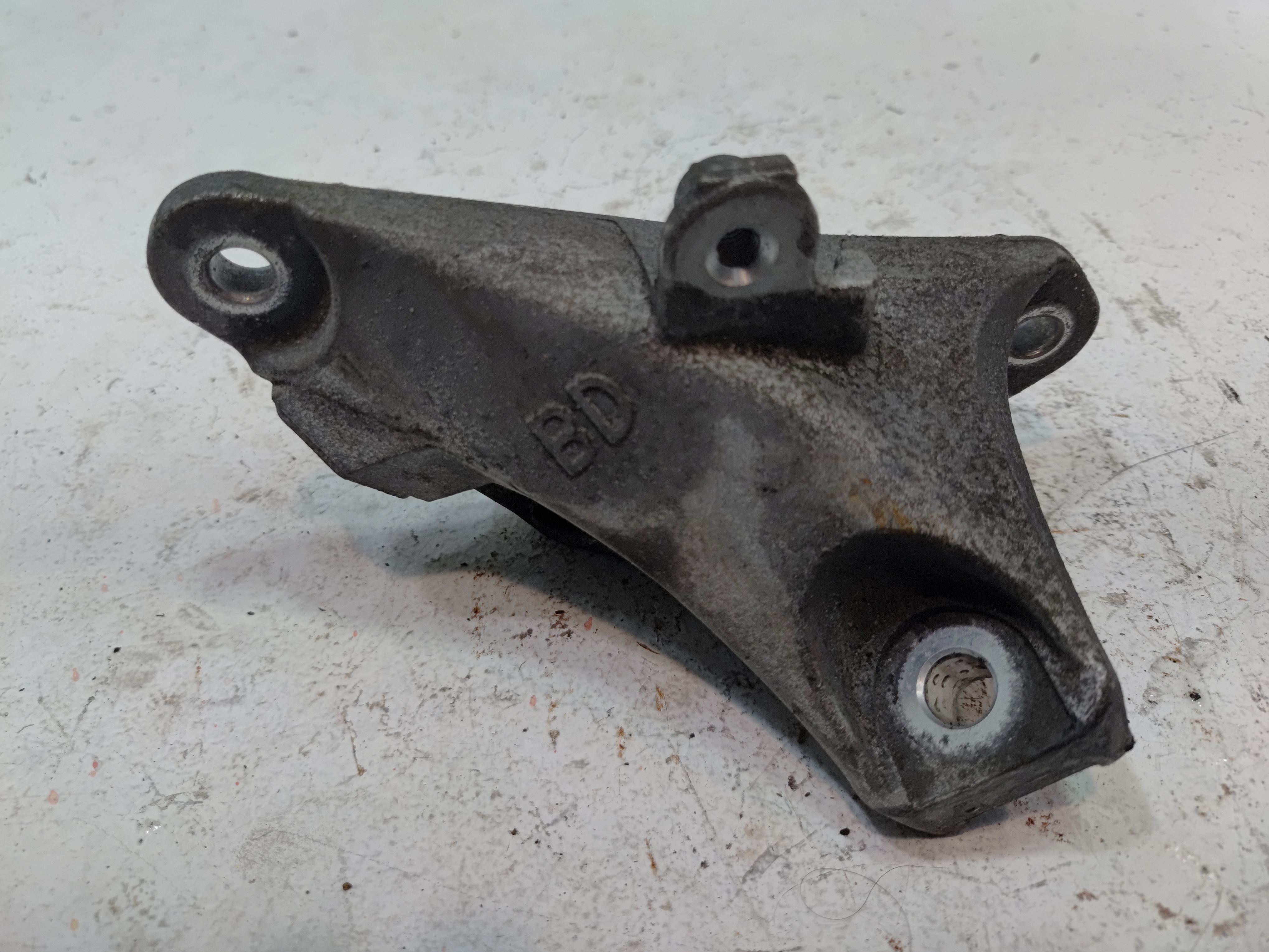 2018-2024 TOYOTA CAMRY 2.5L ENGINE MOTOR FRONT MOUNT BRACKET SUPPORT OEM