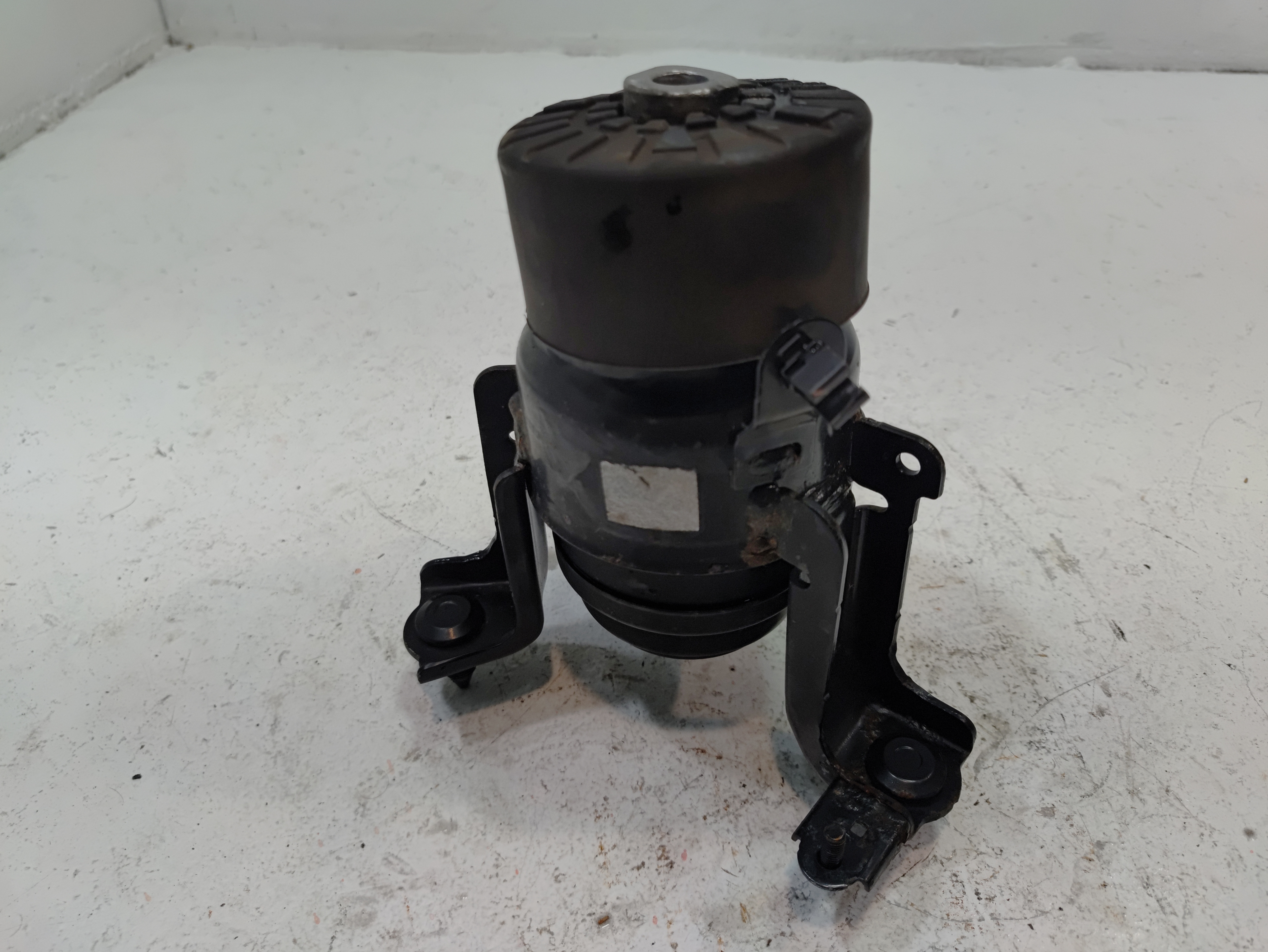2018-2024 TOYOTA CAMRY 2.5L FWD TRANSMISSION FRONT MOUNT BRACKET INSULATOR OEM