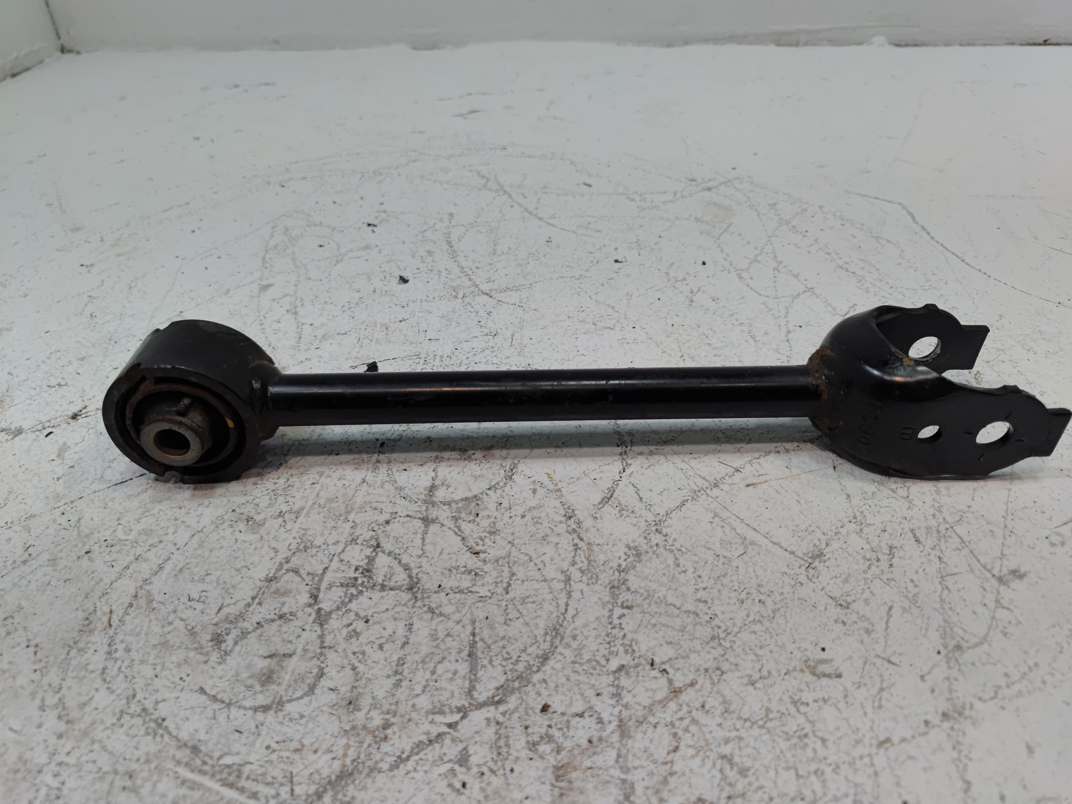 2018-2022 TOYOTA CAMRY SE REAR RIGHT PASSENGER SIDE FORWARD CONTROL ARM OEM