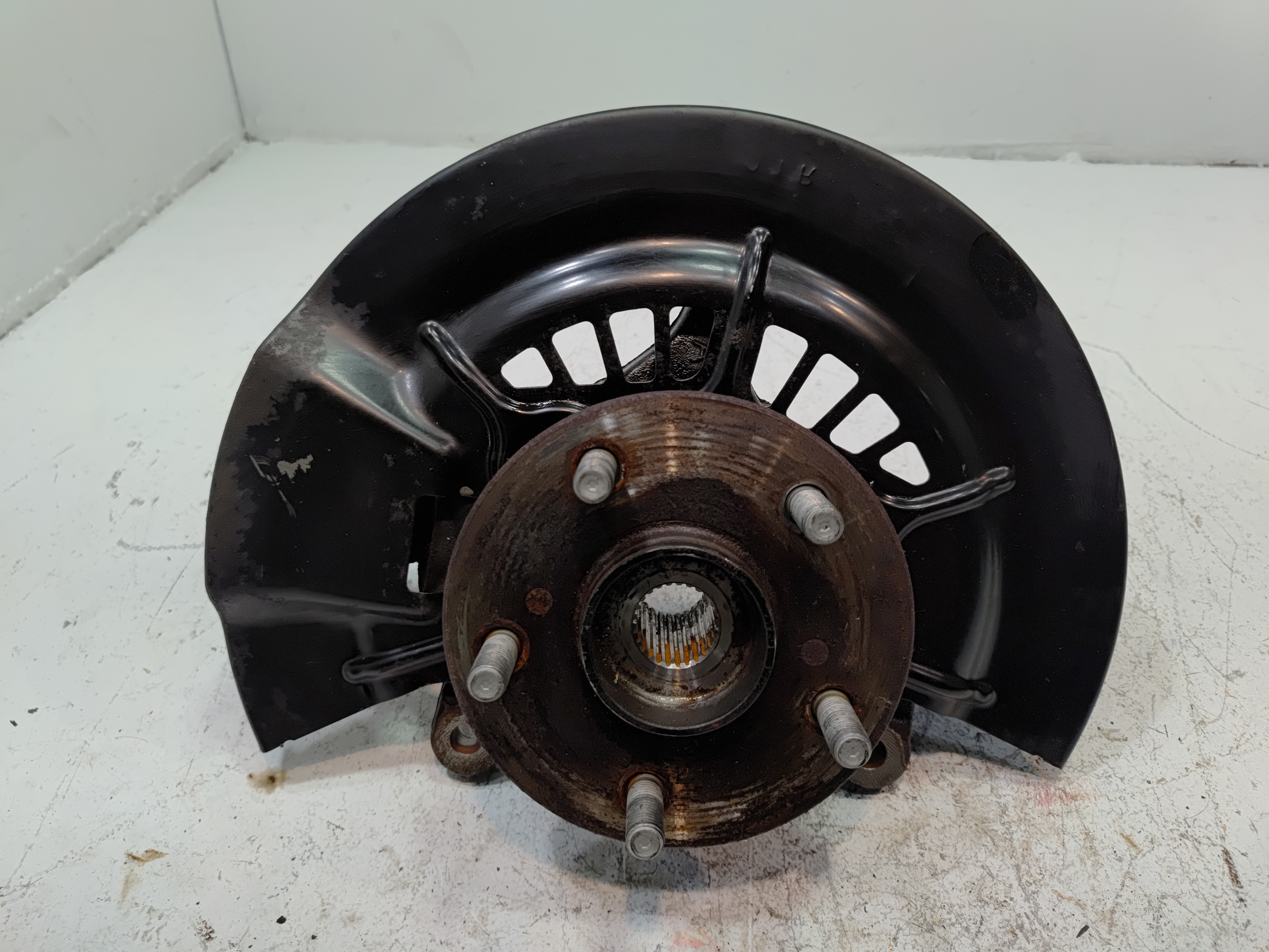 2018-2024 TOYOTA CAMRY FRONT RIGHT PASSENGER SIDE SPINDLE KNUCKLE HUB OEM
